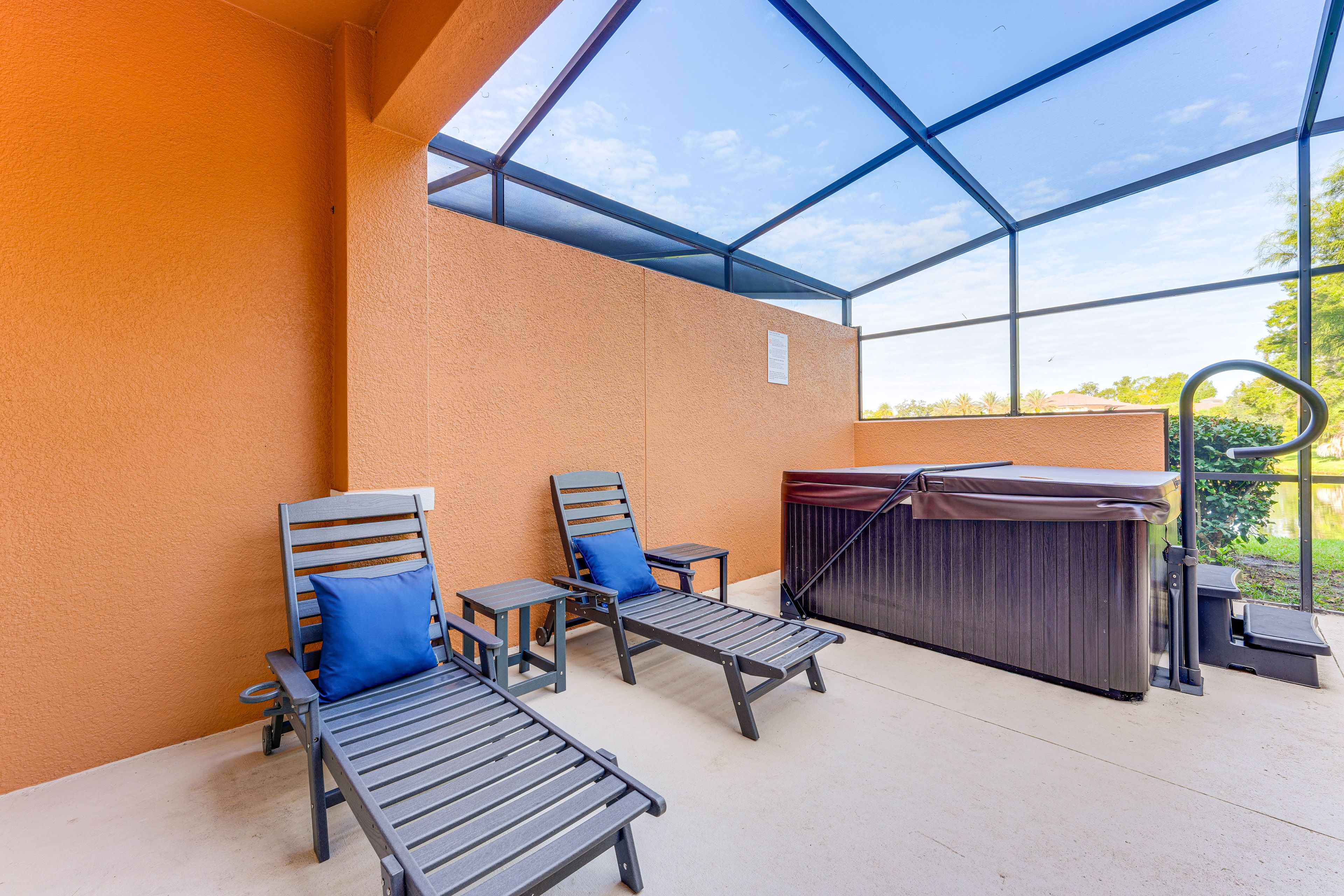 Lanai | Private Hot Tub | Outdoor Dining Area