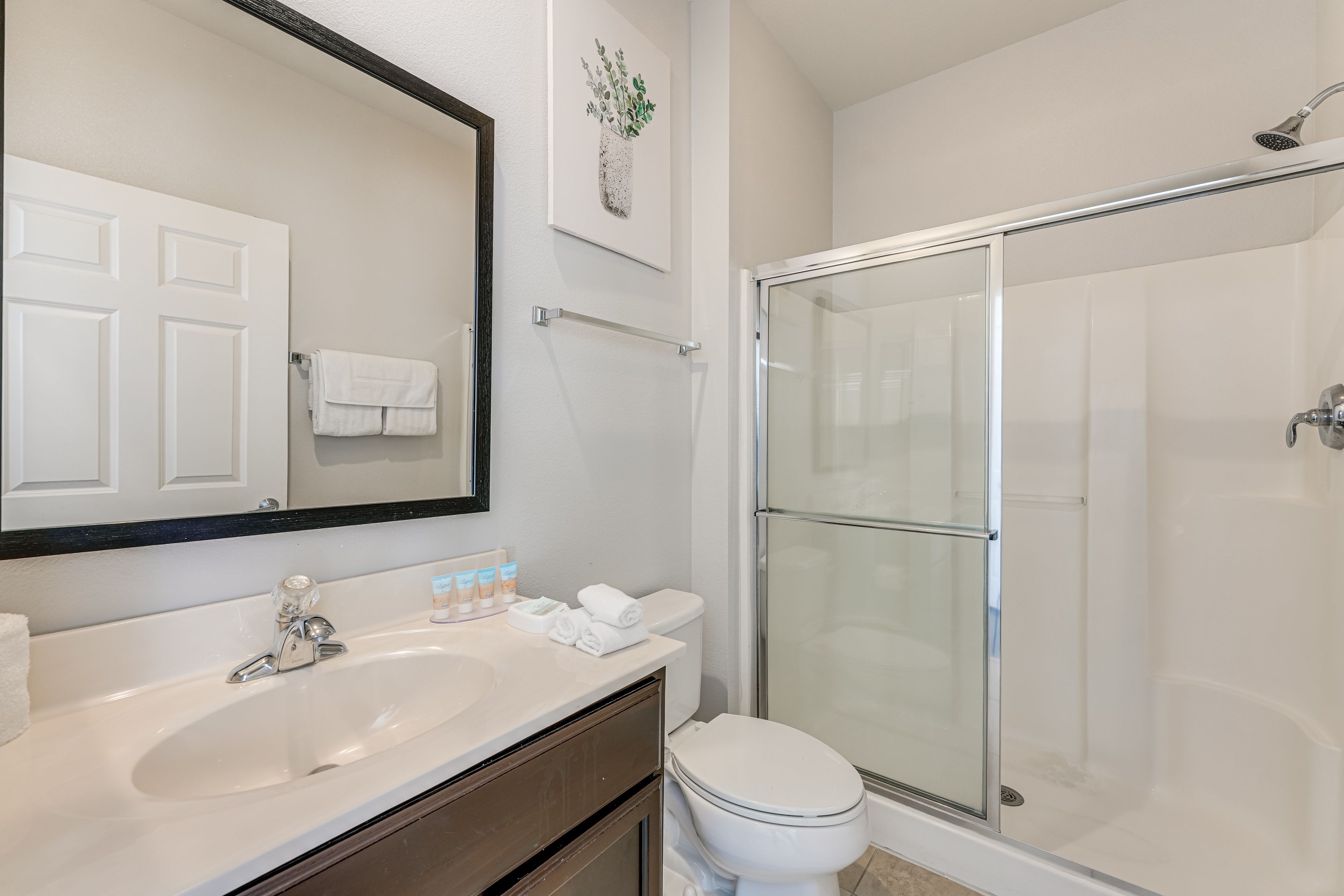 Full Bathroom | 2nd Floor
