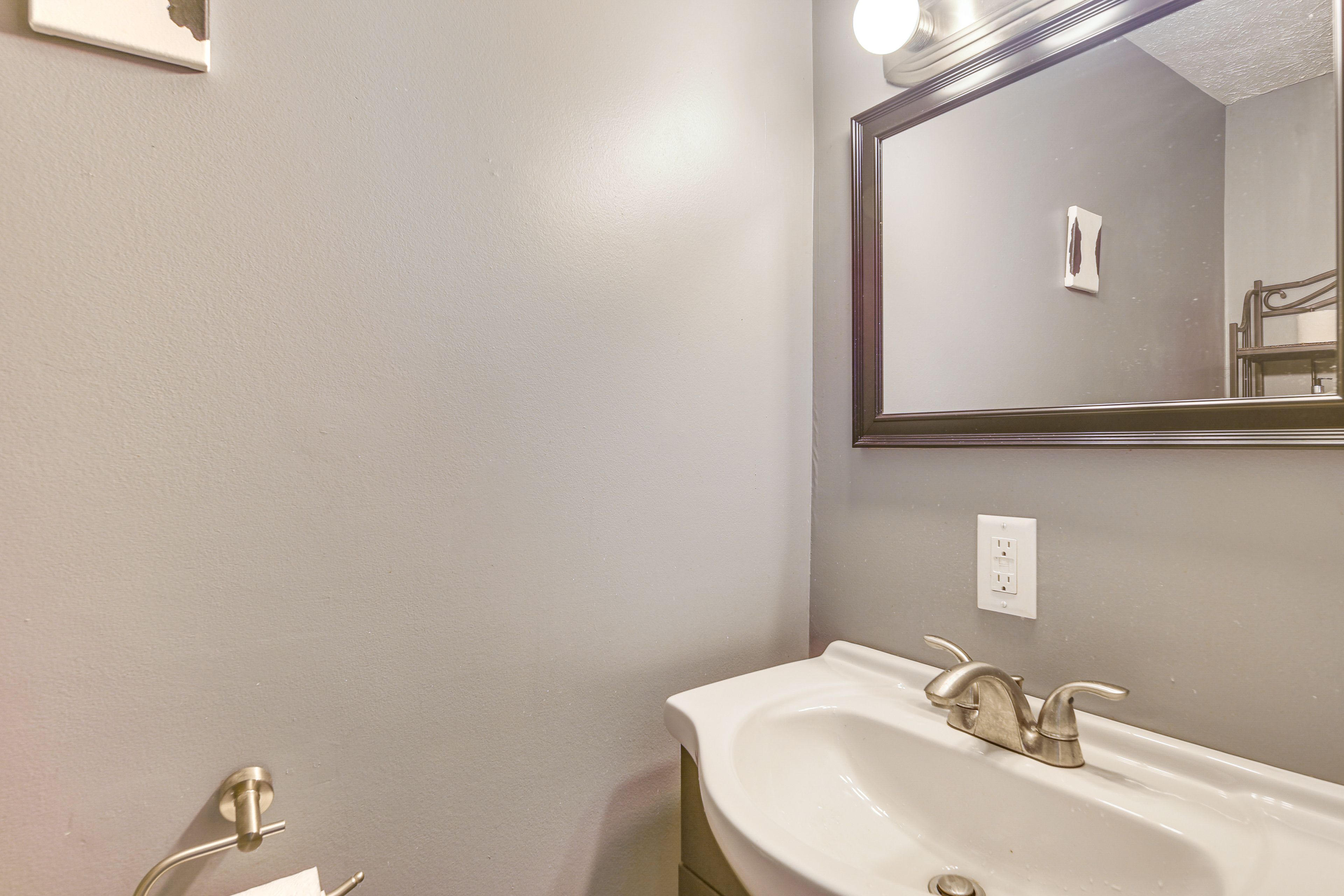 En-Suite Half Bathroom | 2nd Floor