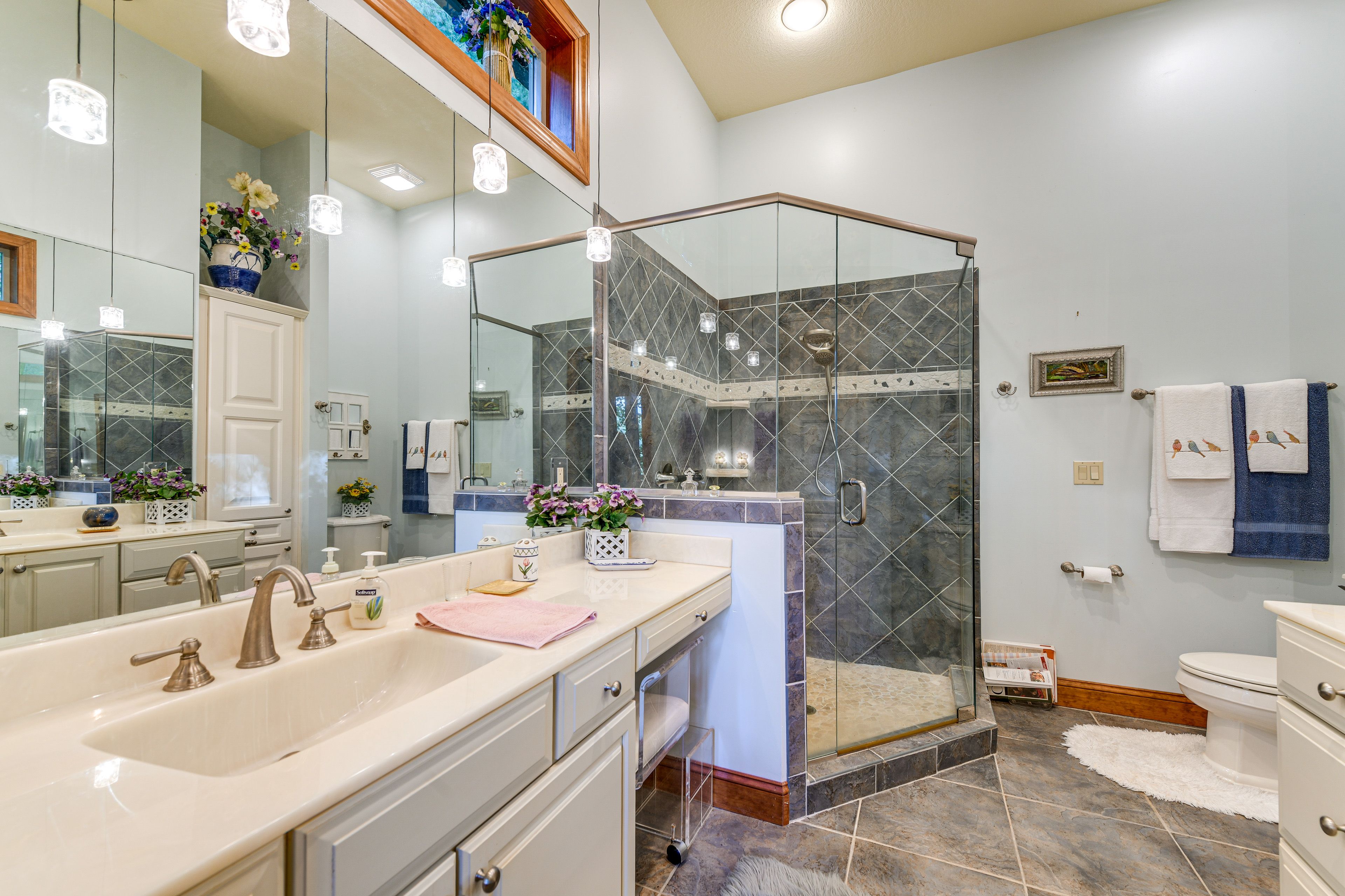 En-Suite Bathroom | Towels Provided