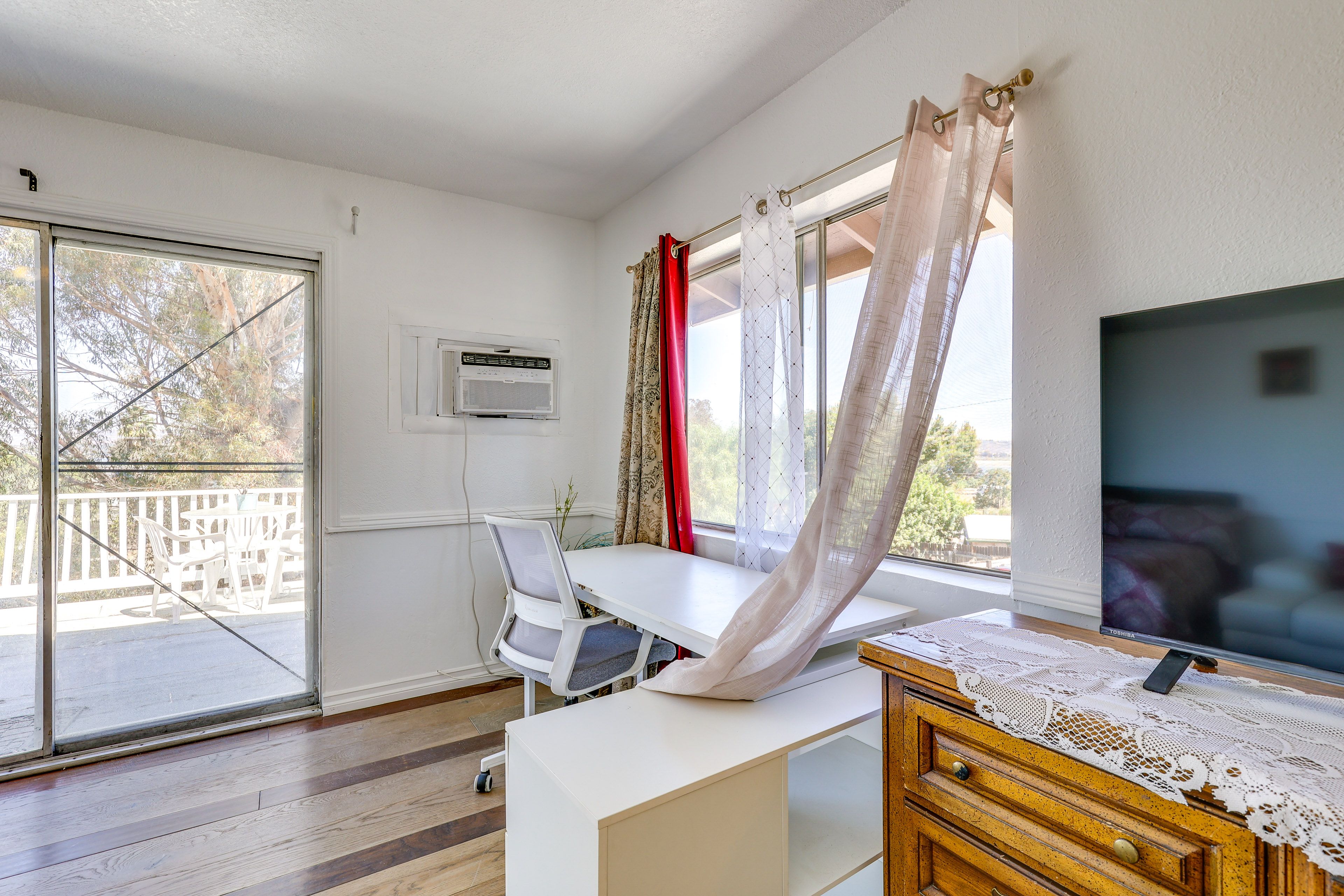 Studio | Workspace | Free WiFi