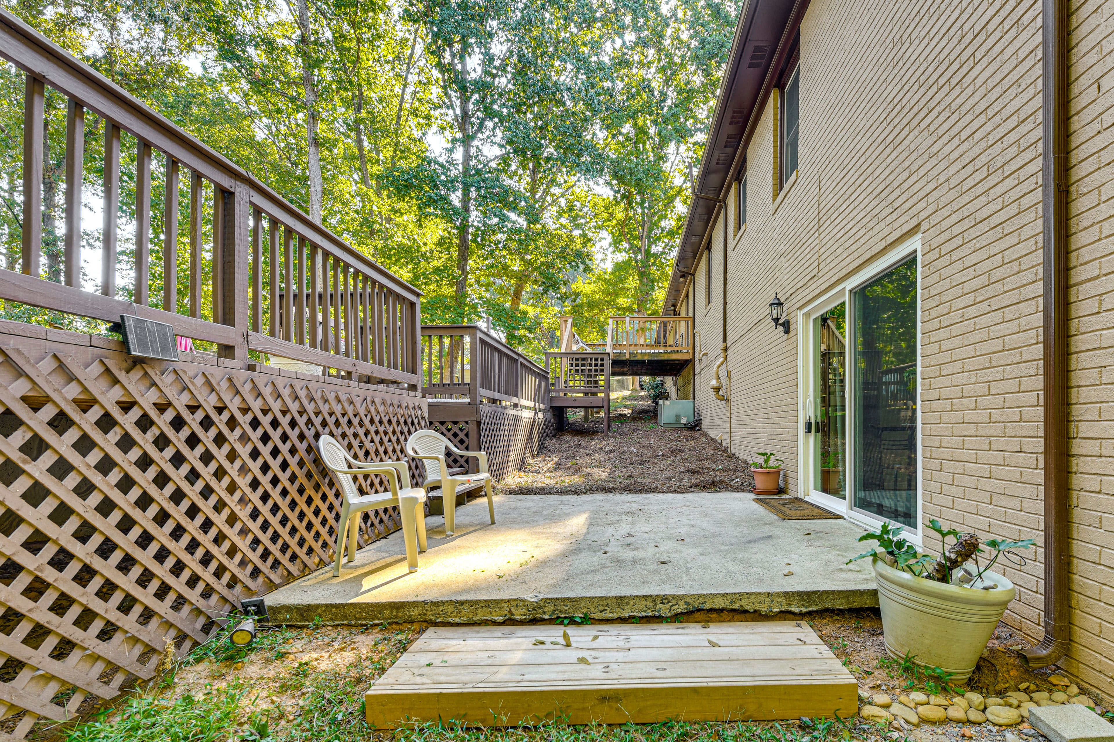 Monroe Vacation Rental | 2BR | 1BA | 720 Sq Ft | 3 Steps Required