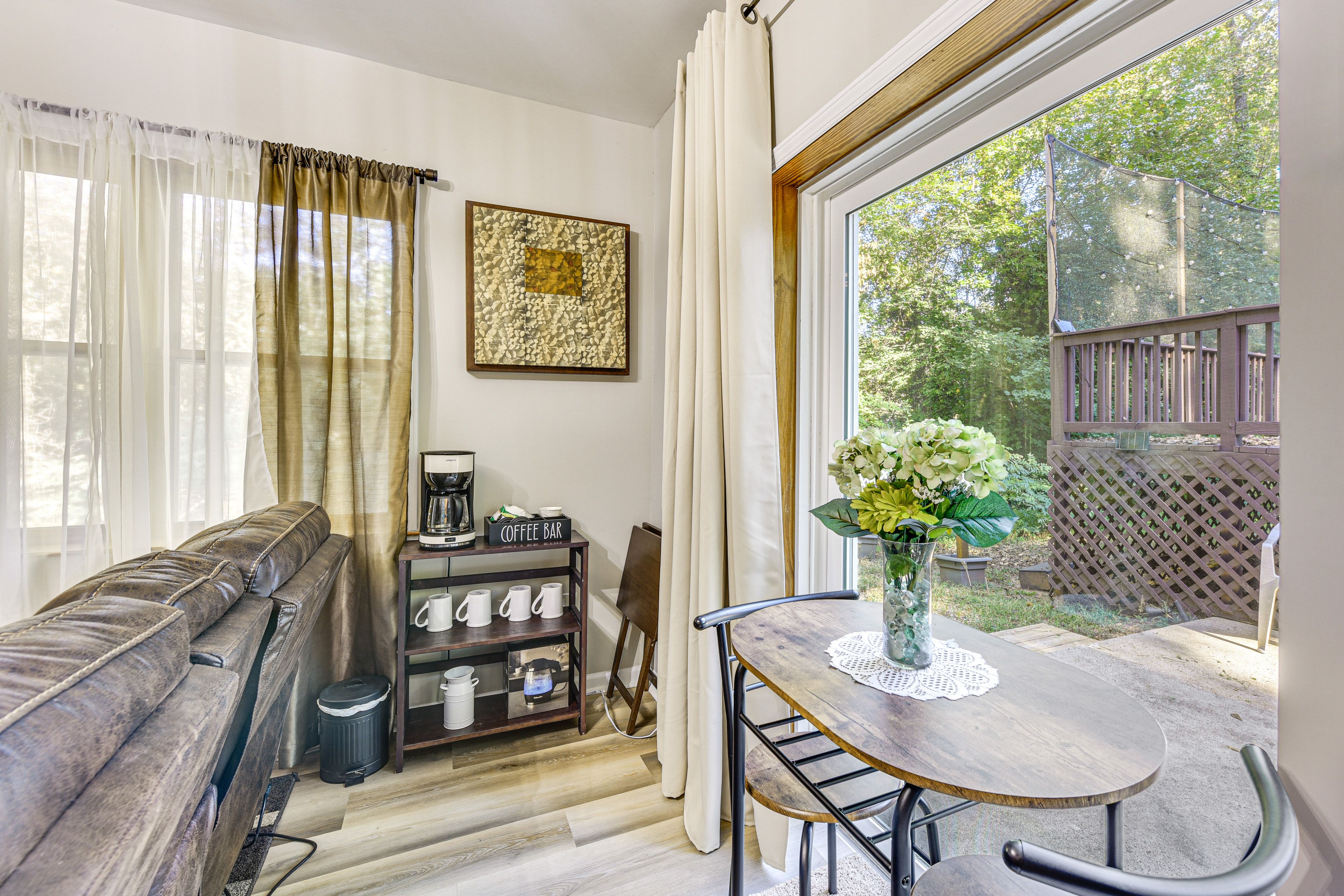 Dining Area | Dishware/Flatware