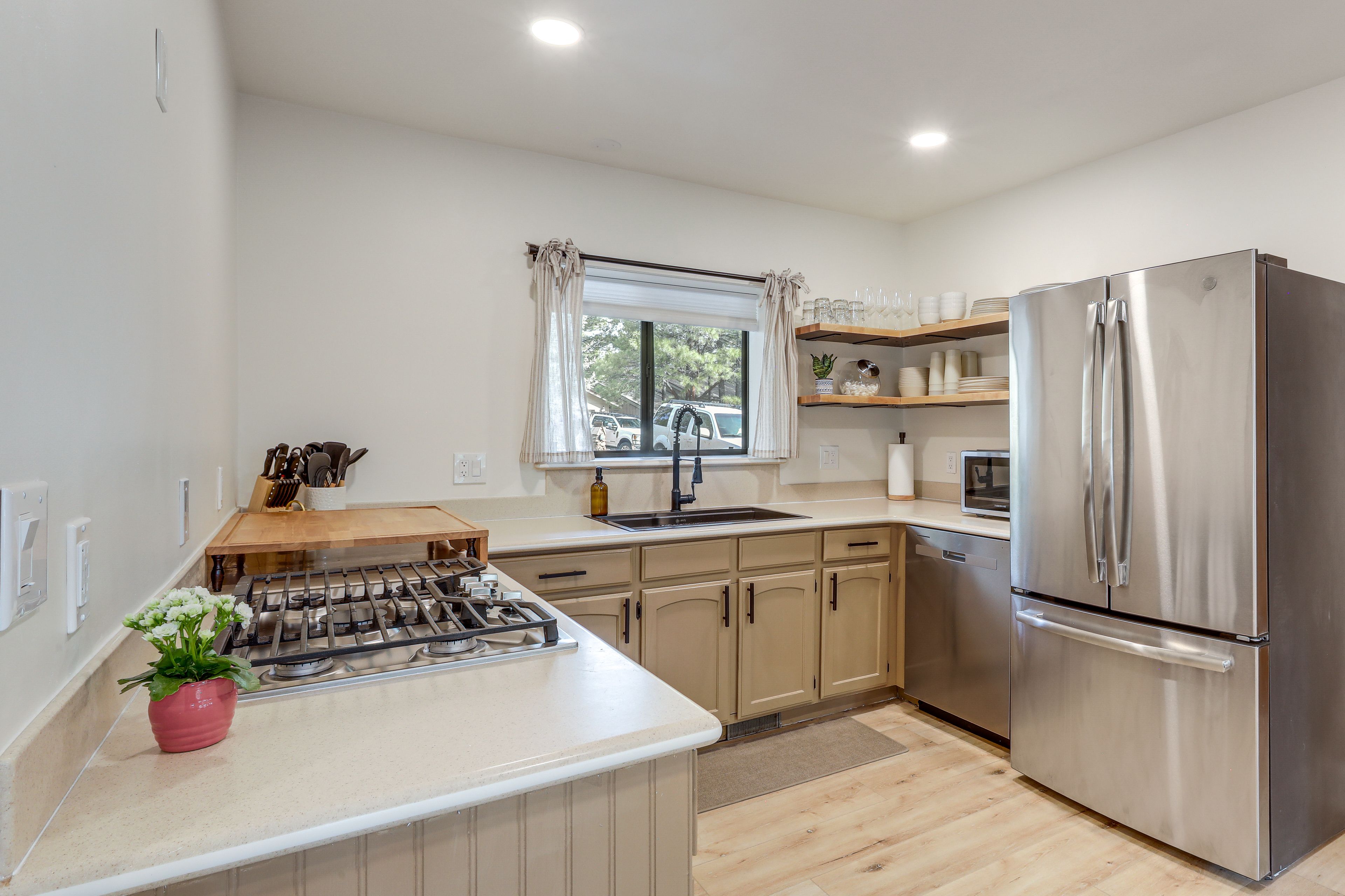 Kitchen | Dishwasher | 1st Floor