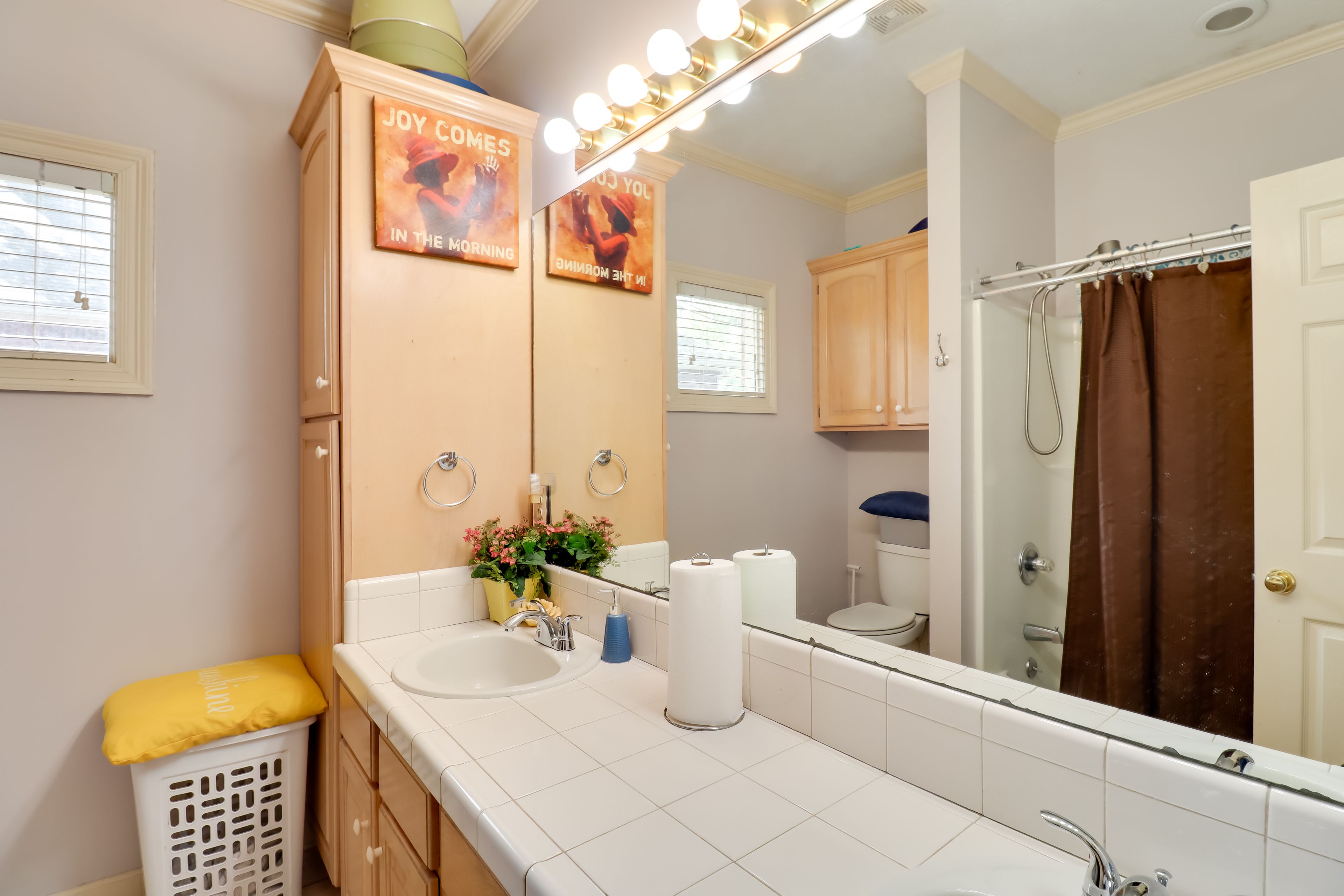 Full Bathroom | Complimentary Toiletries