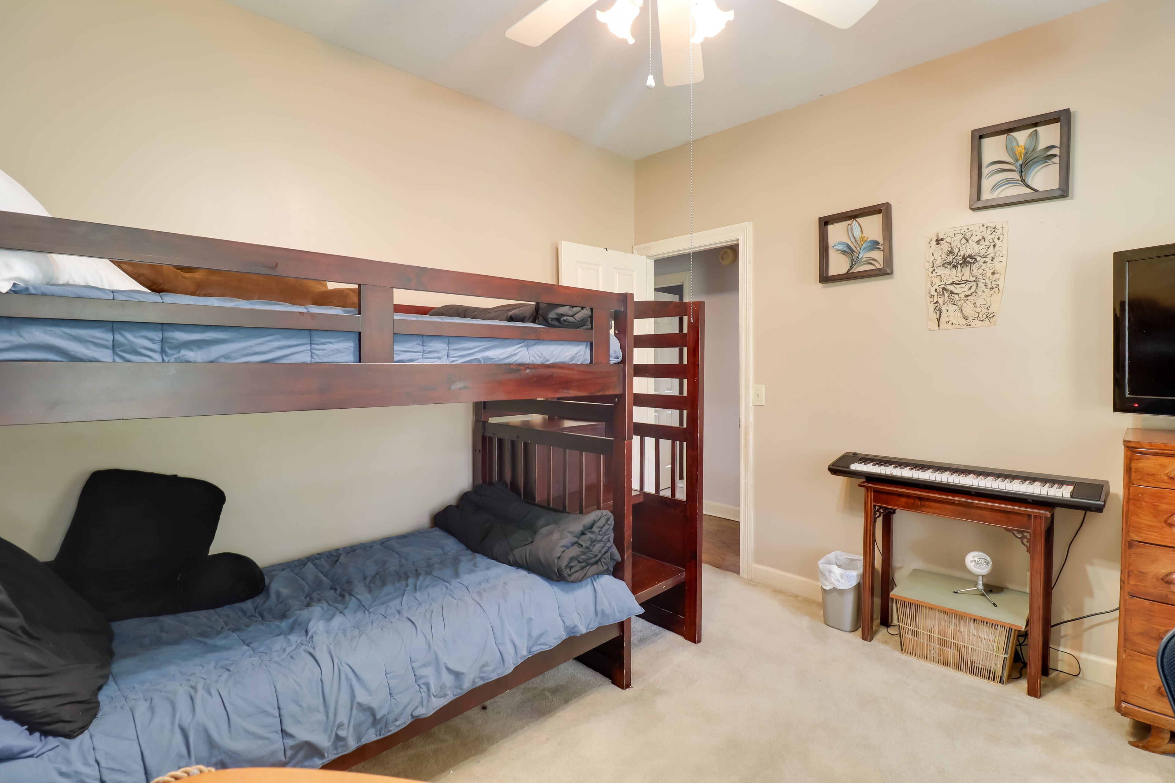 Bedroom 3 | Twin Bunk Bed | Laptop-Friendly Workspace