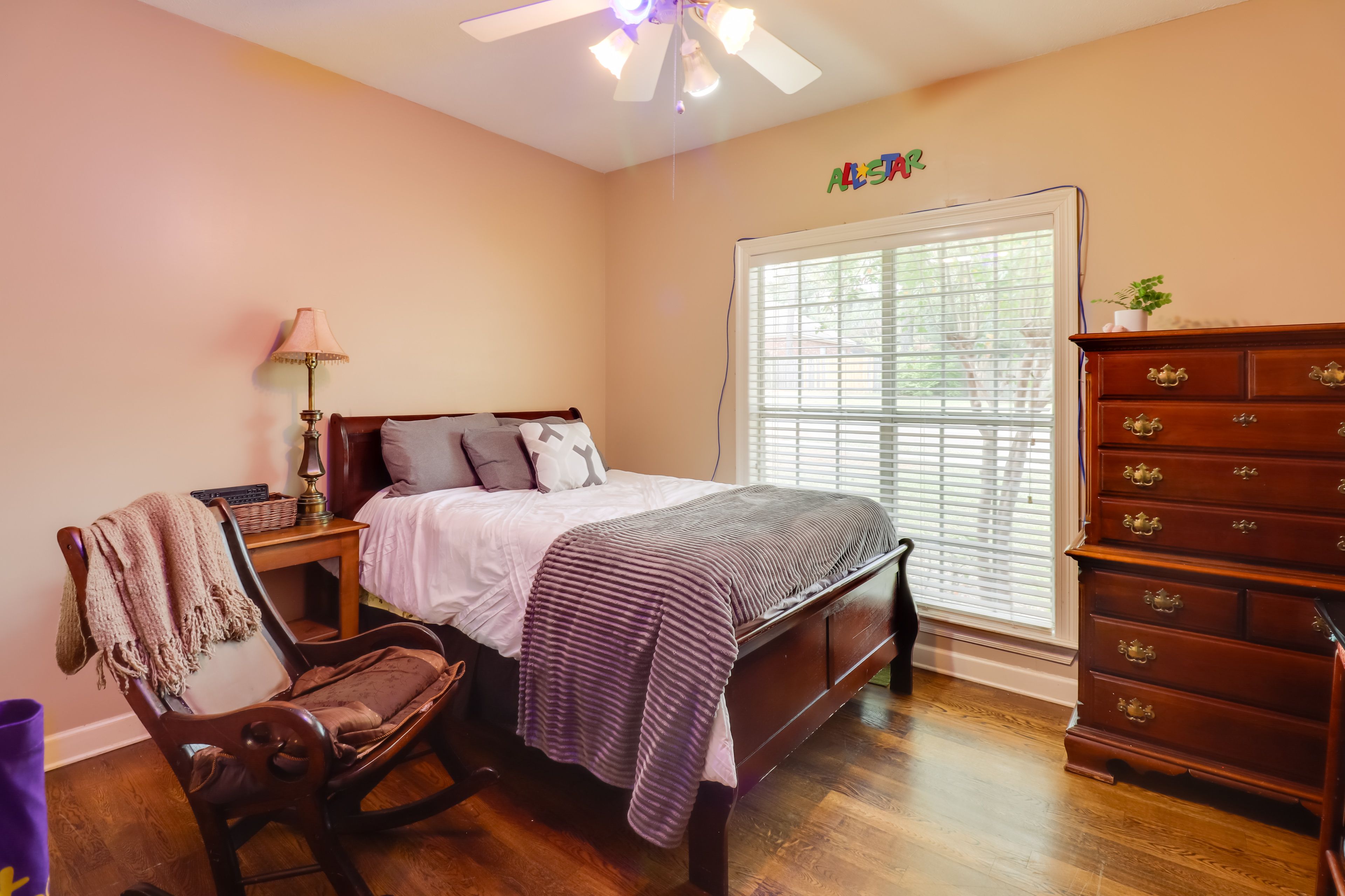 Bedroom 2 | Full Bed | Smart TV