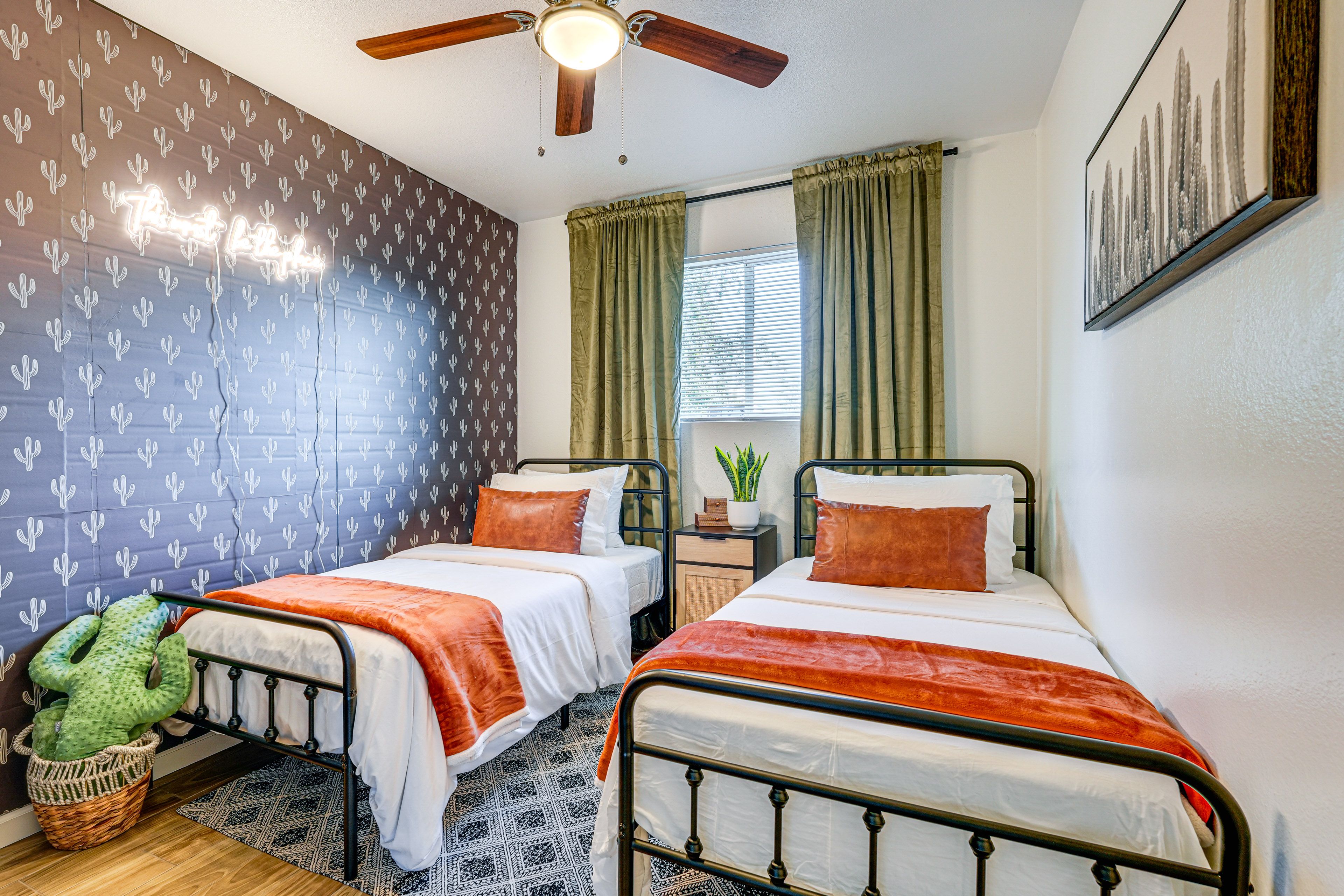 Bedroom 4 | 2 Twin Beds