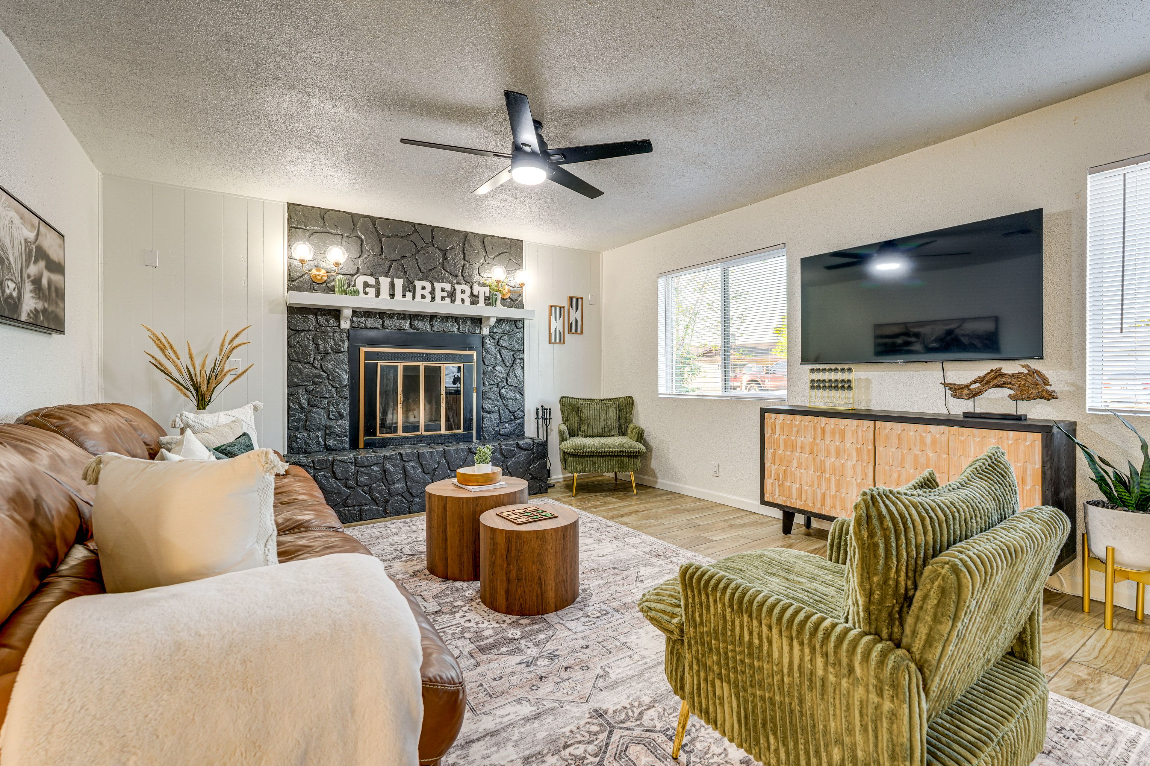 Living Room | Wood-Burning Fireplace | Central Air Conditioning/Heat
