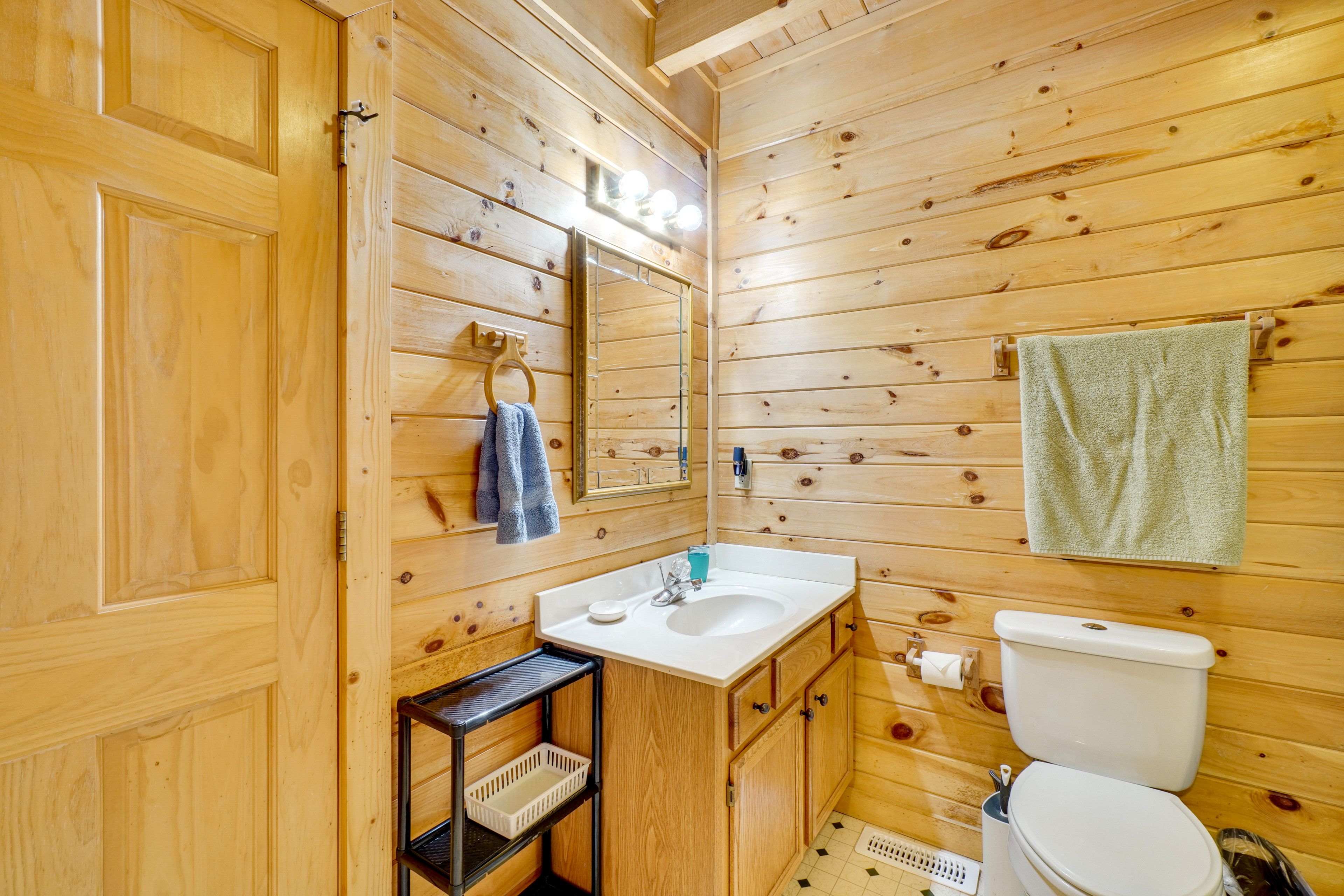 Full Bathroom | 1st Floor