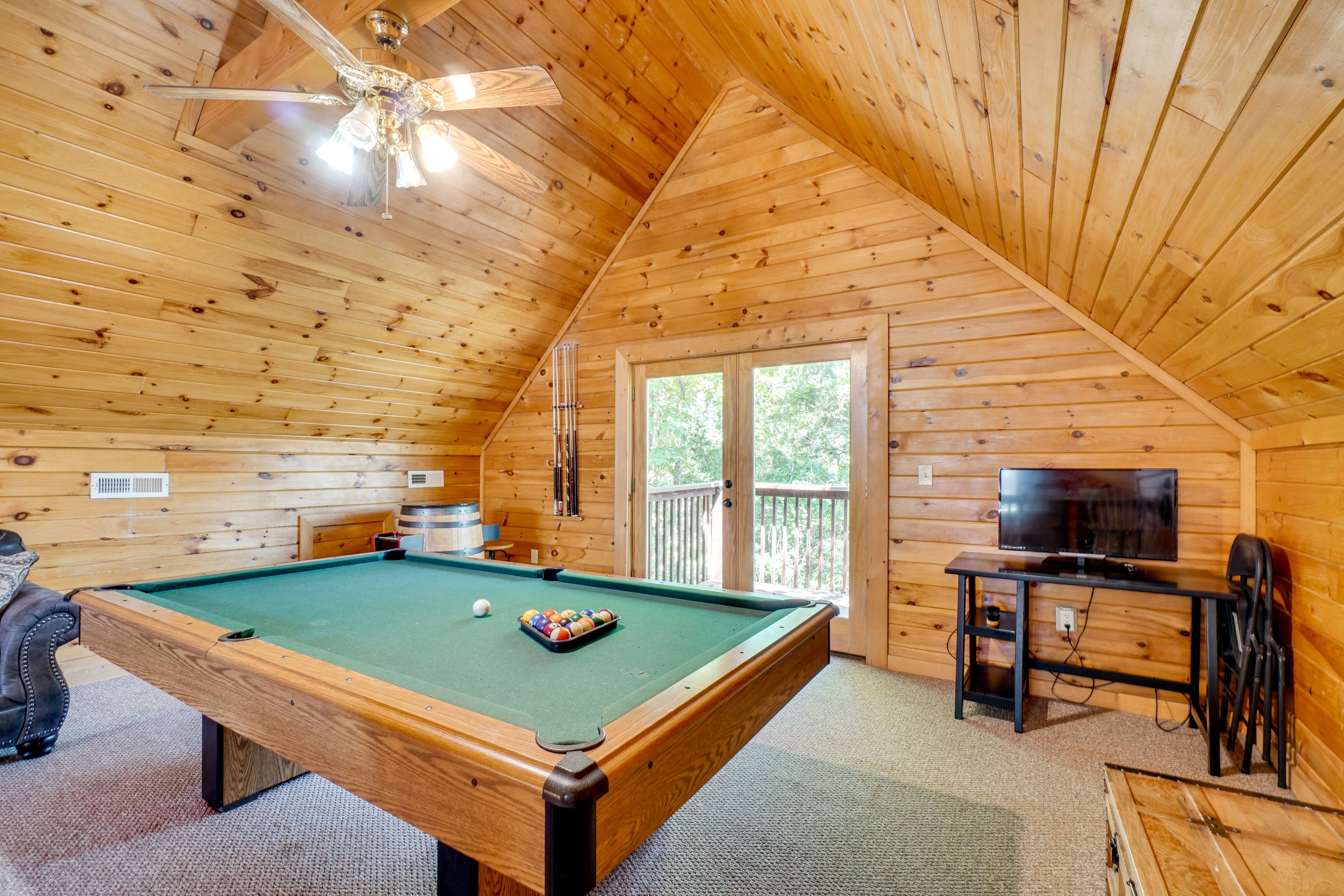 Loft | Pool Table | Queen Sleeper Sofa | 2nd Floor