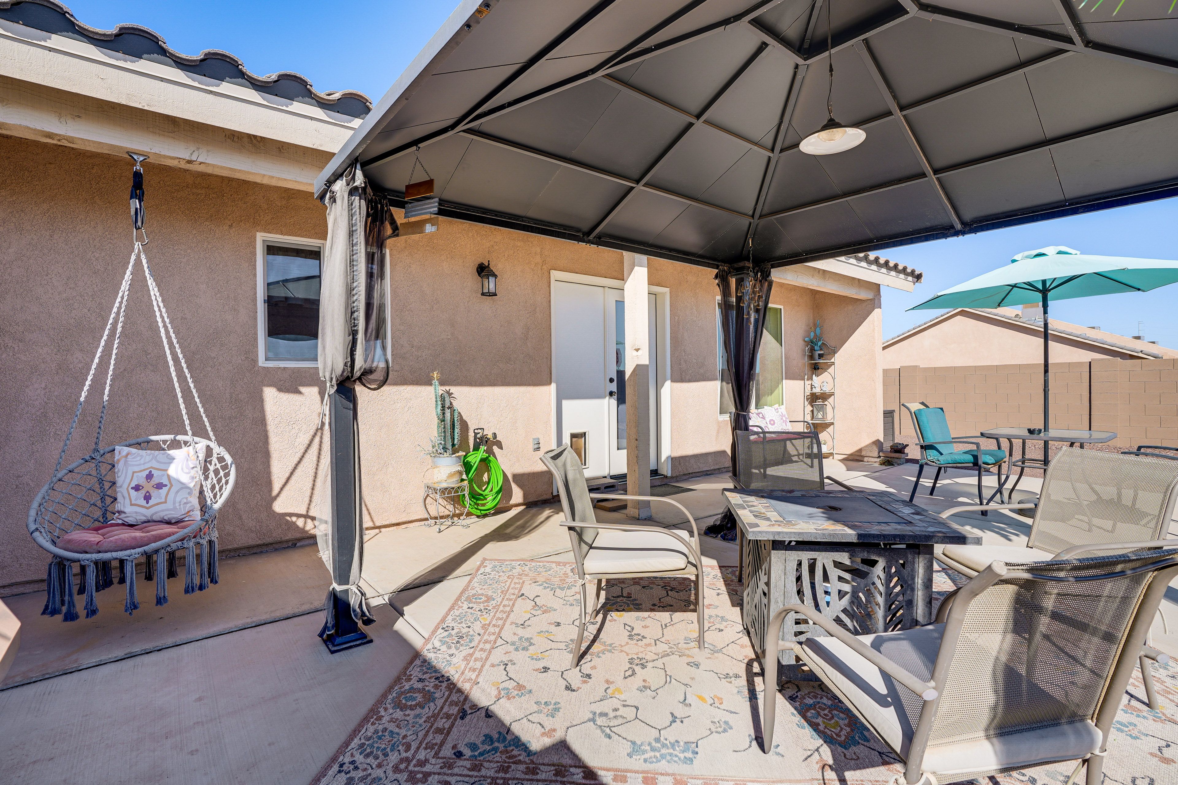 Private Patio | Fire Pit | Outdoor Seating