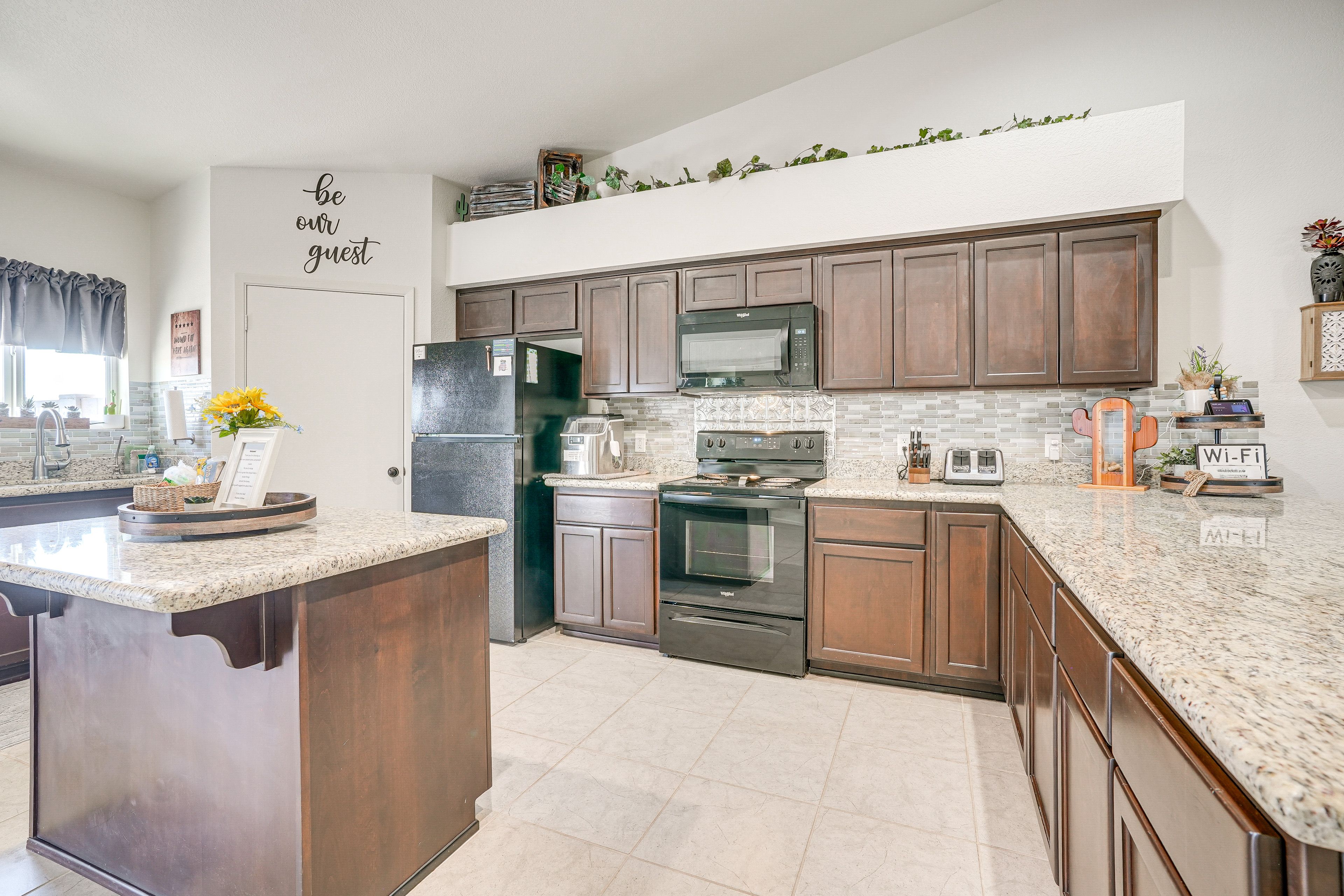 Kitchen | Crockpot | Dishwasher