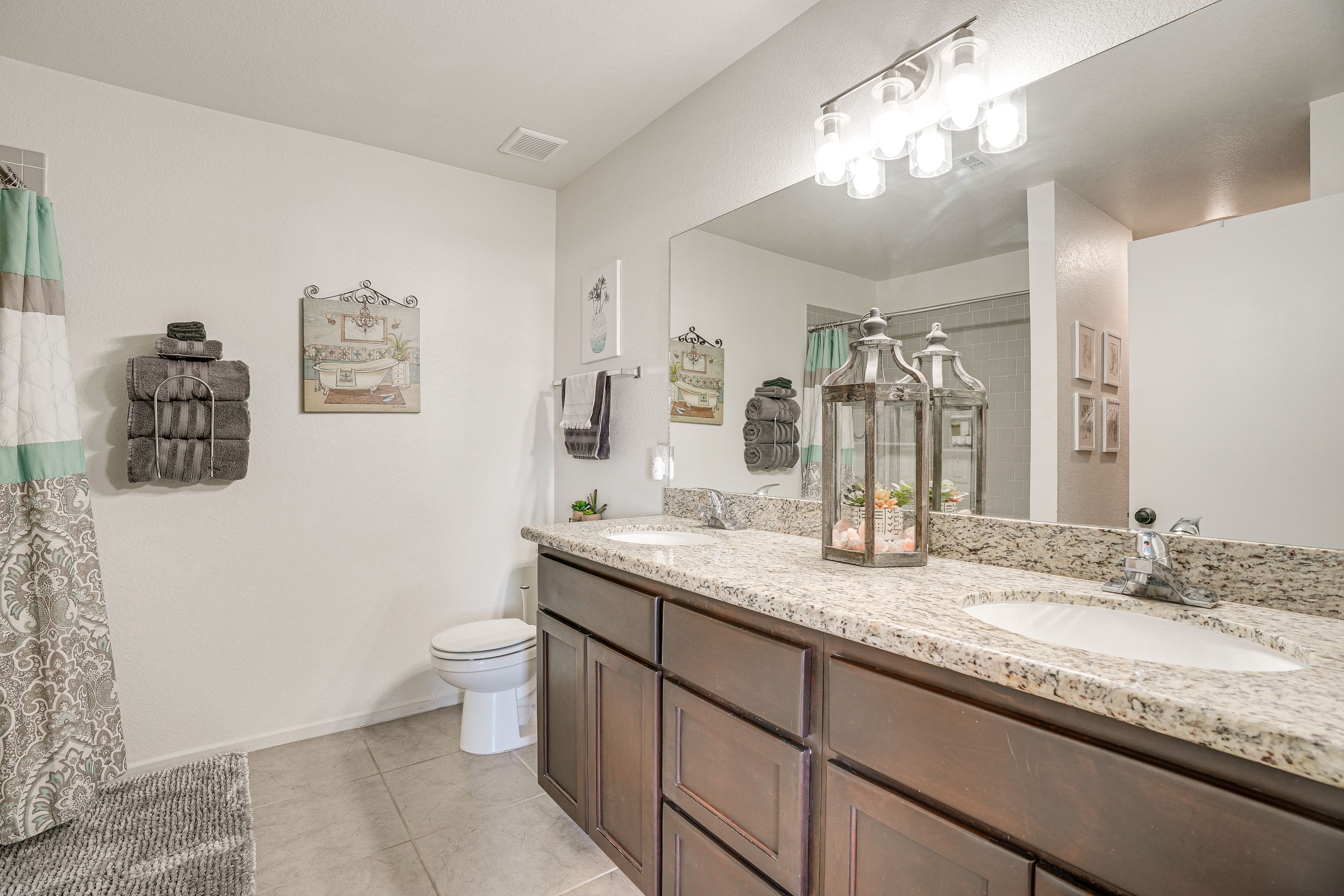 En-Suite Bathroom | Towels Provided