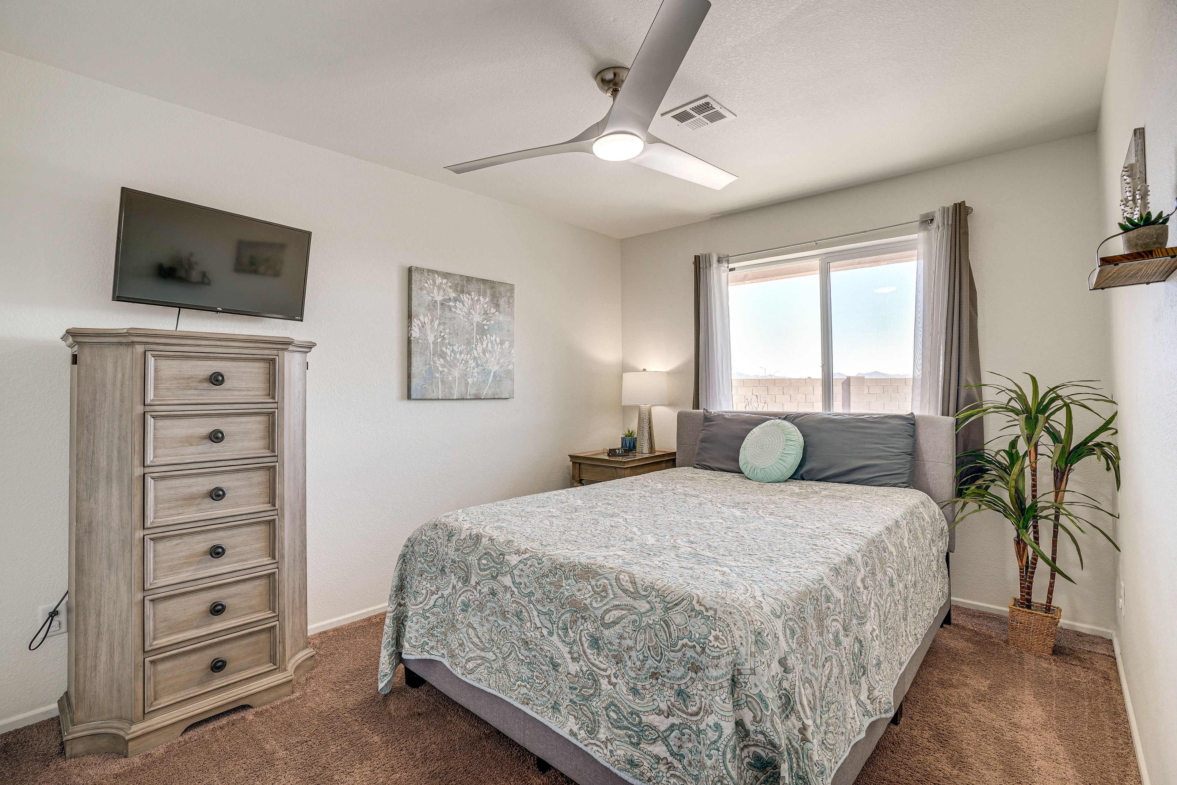 Bedroom 2 | Queen Bed | TV