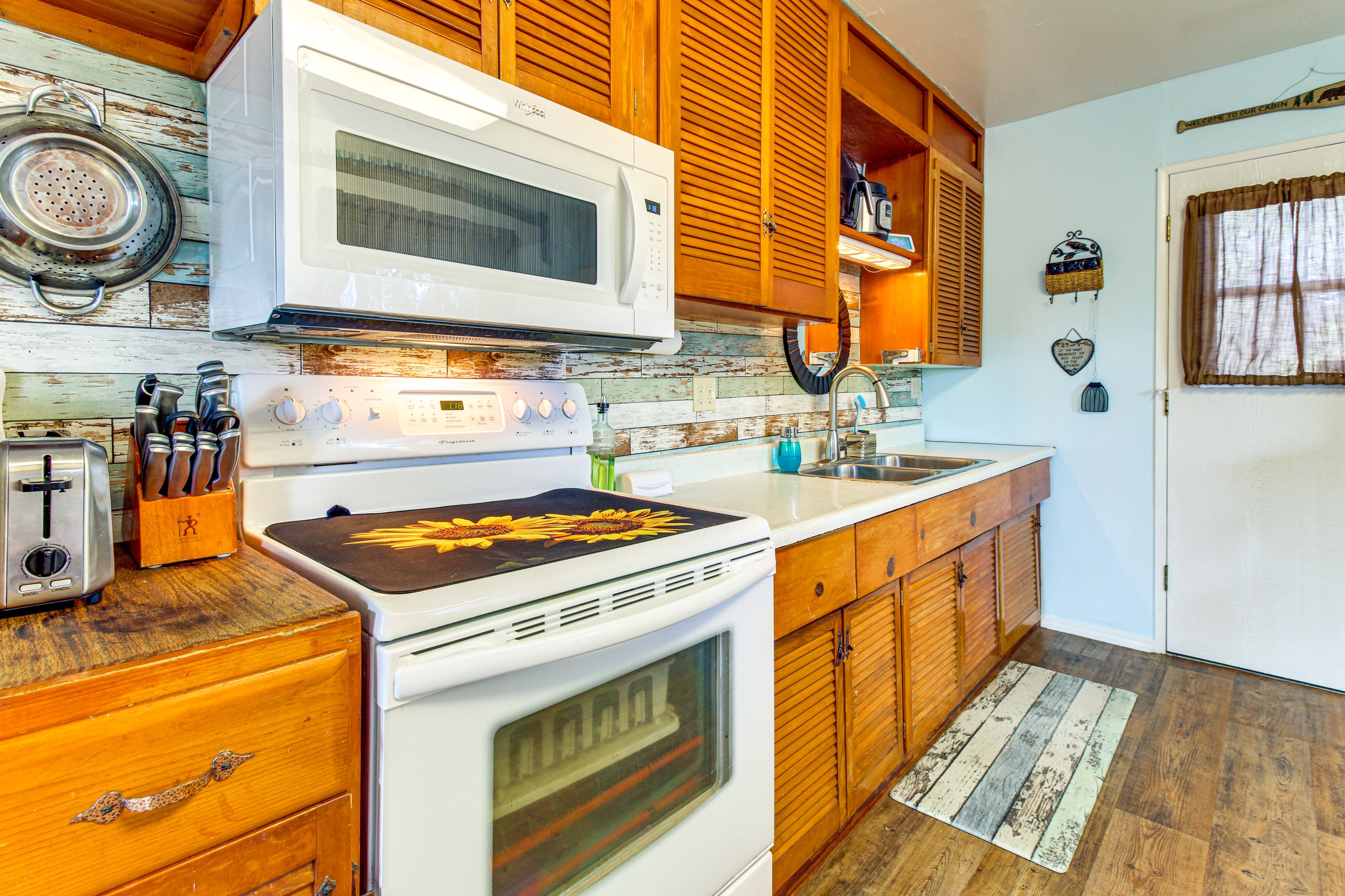 Kitchen | Keurig Coffee Maker | Air Fryer | Cooking Basics