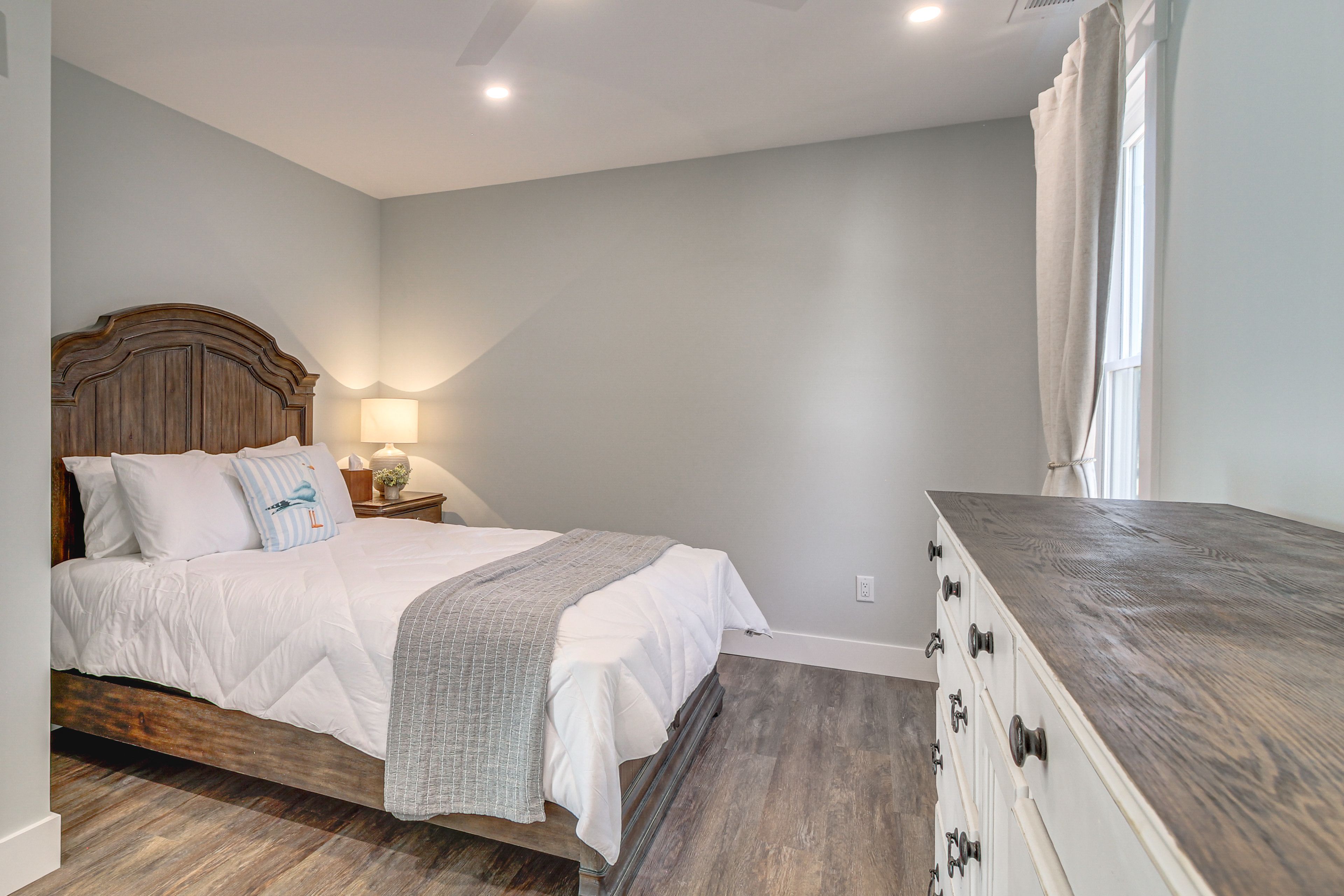 Bedroom 2 | 2nd Floor | Queen Bed