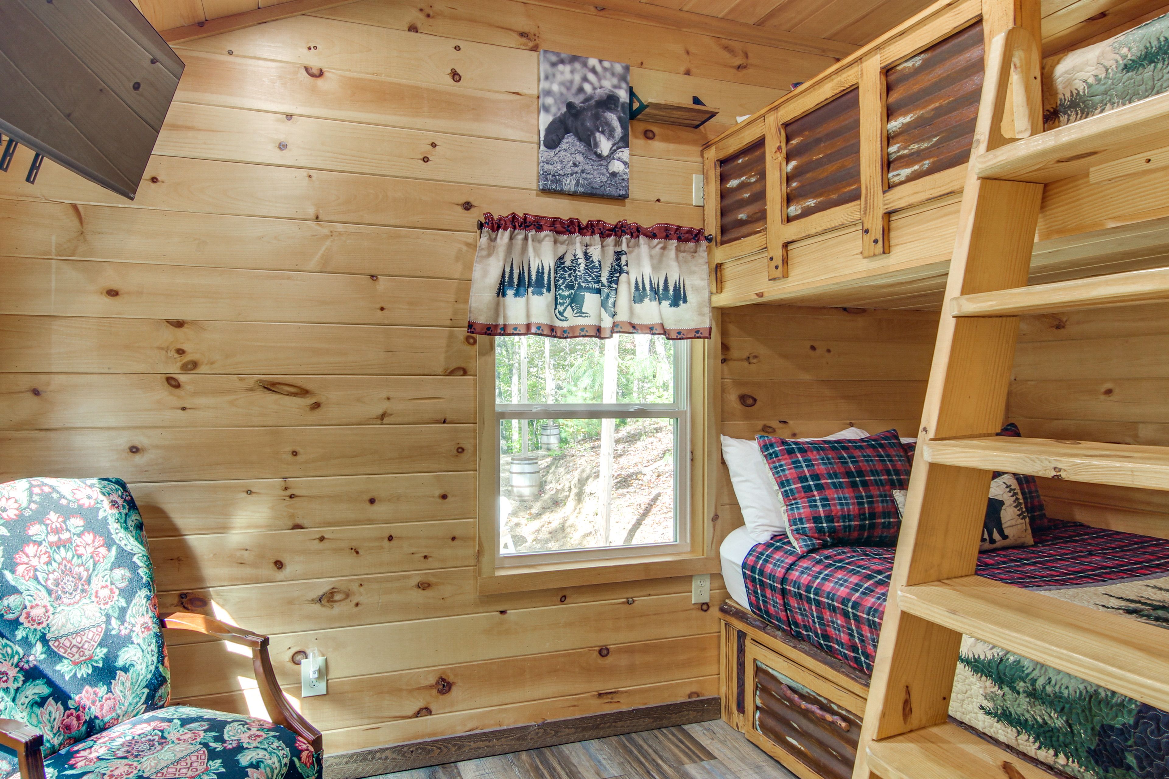 Studio | Queen Bunk Bed | TV