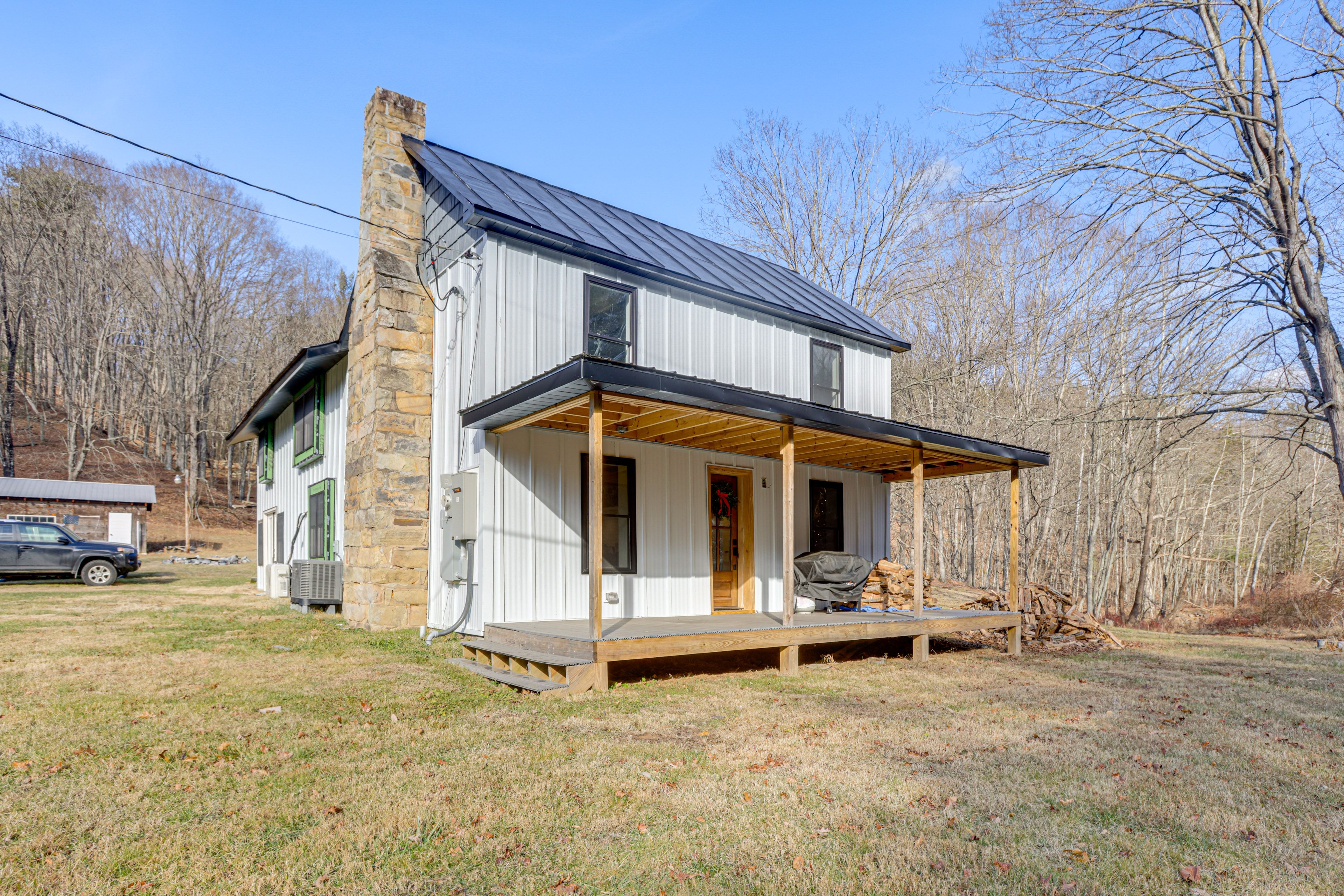 Exterior | Ample Parking