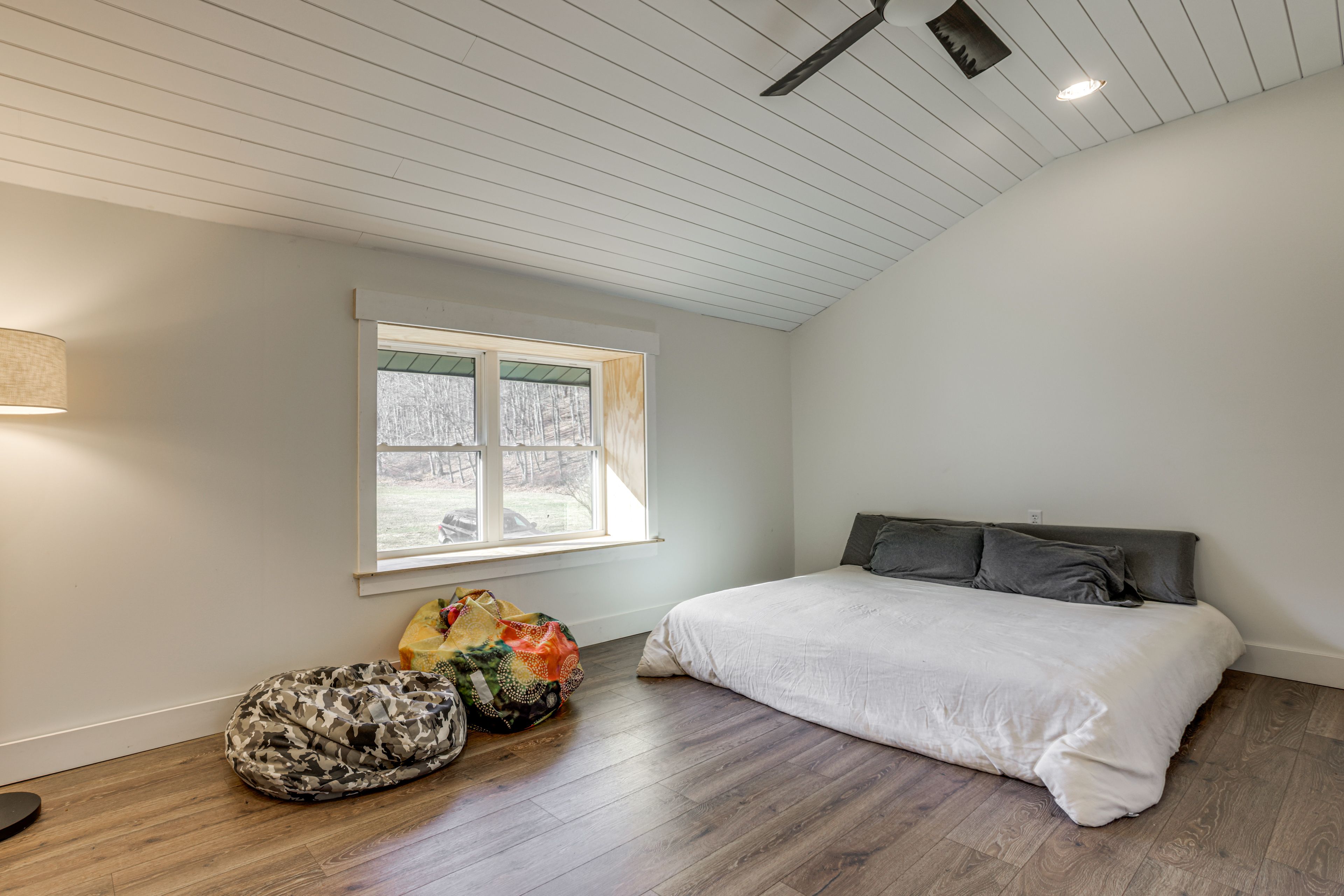 Bonus Room 1 | King Floor Mattress