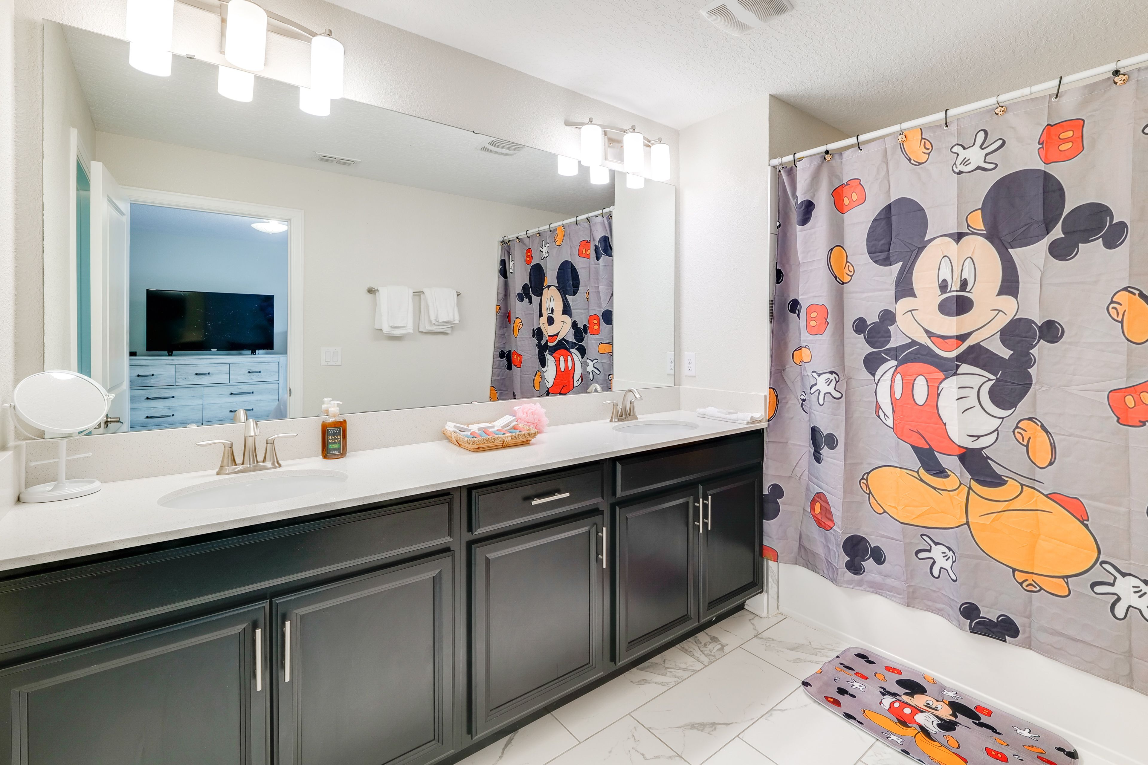 Full Bath | 2nd Floor