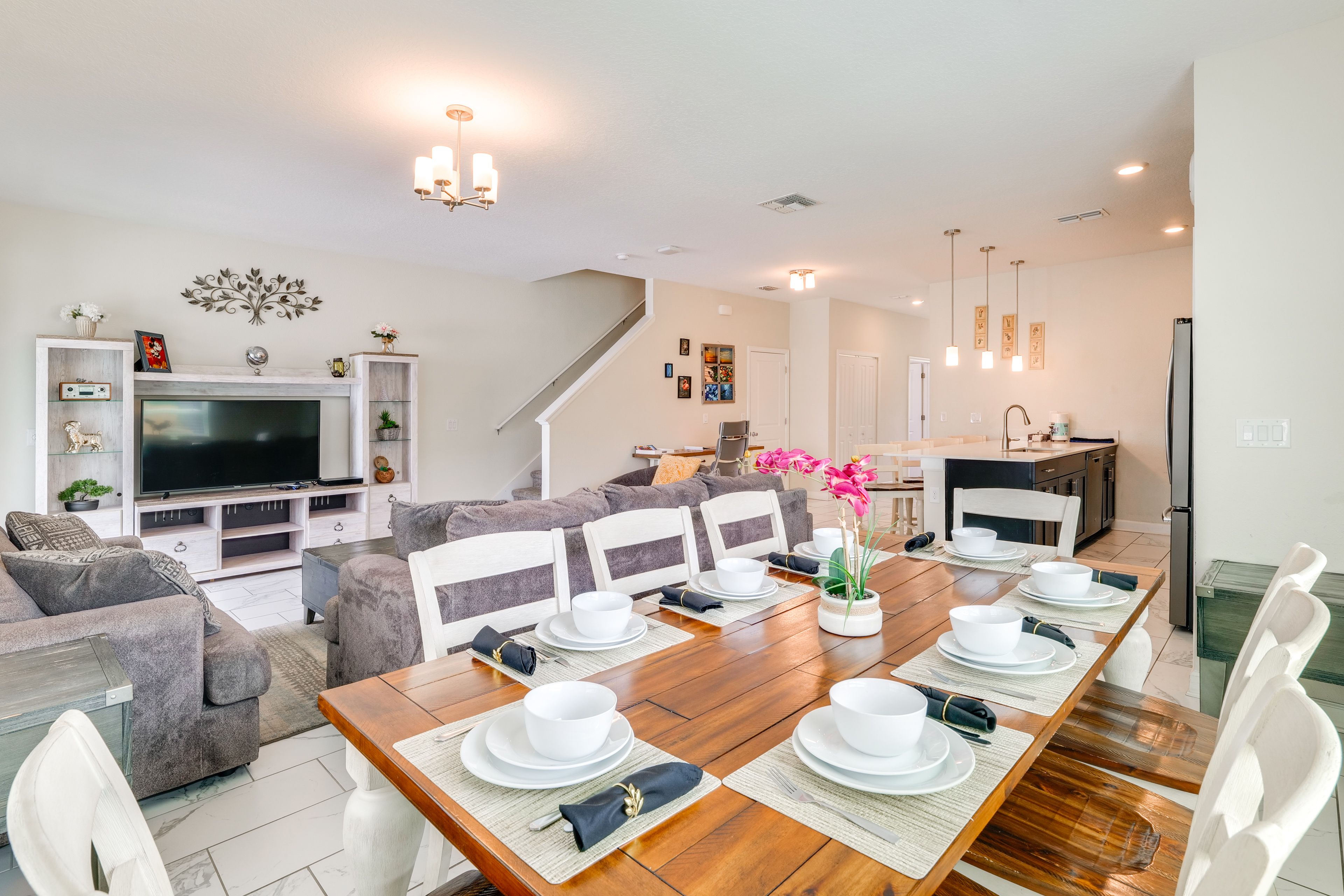 Townhome Interior | Smart TV | Free WiFi | Dining Area | Full Kitchen