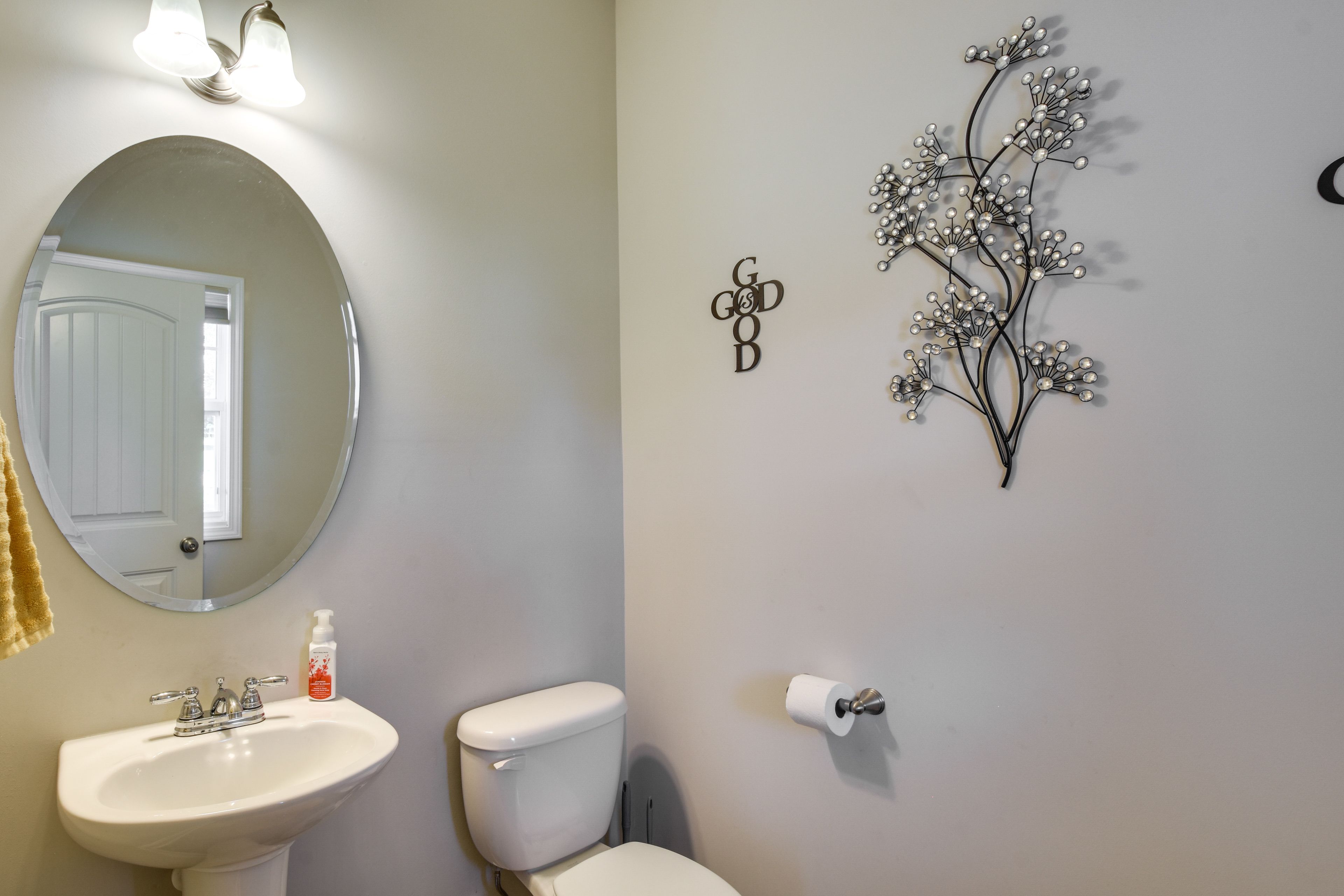 Half Bathroom | 1st Floor