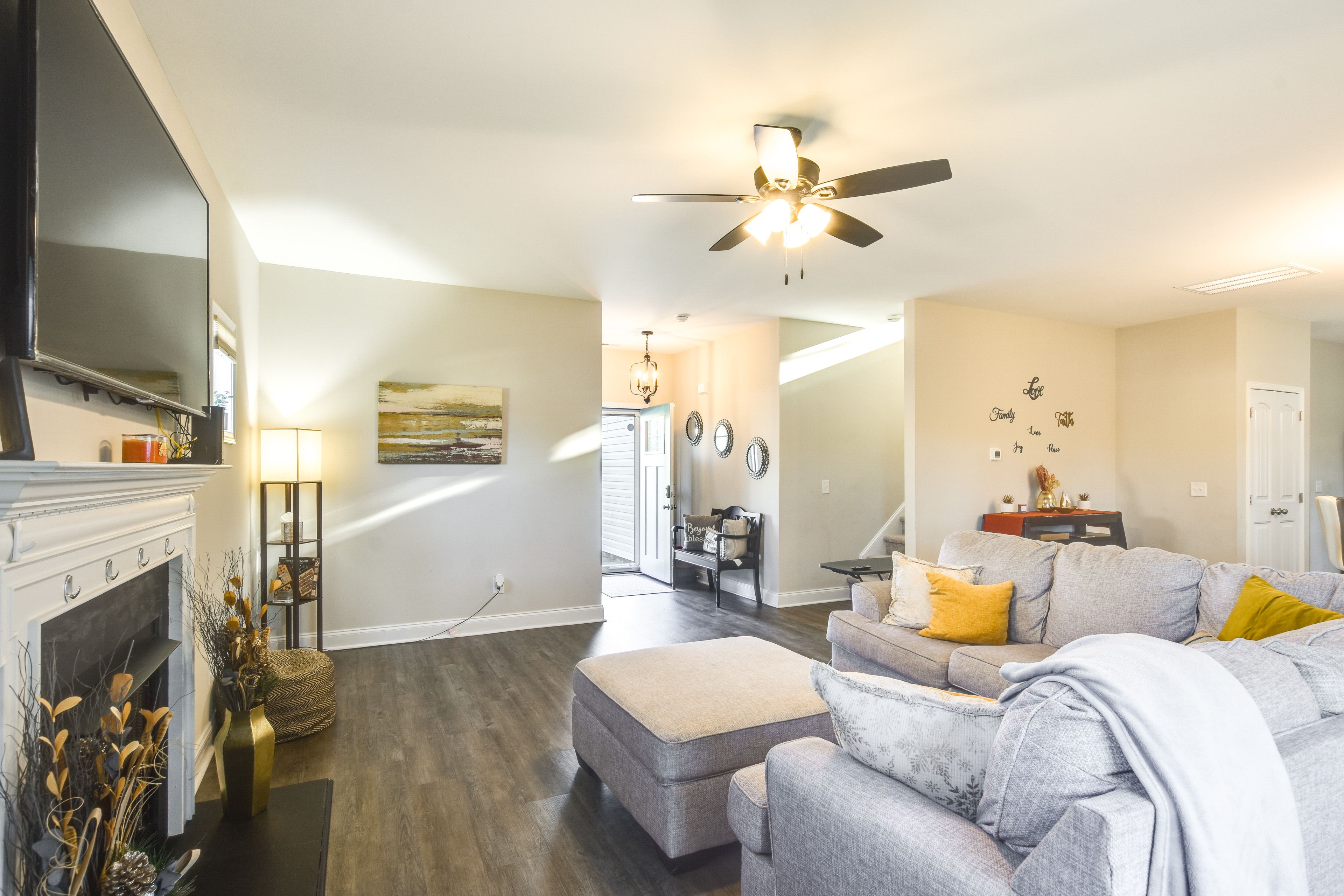 Living Room | 1st Floor | Smart TV | Free WiFi