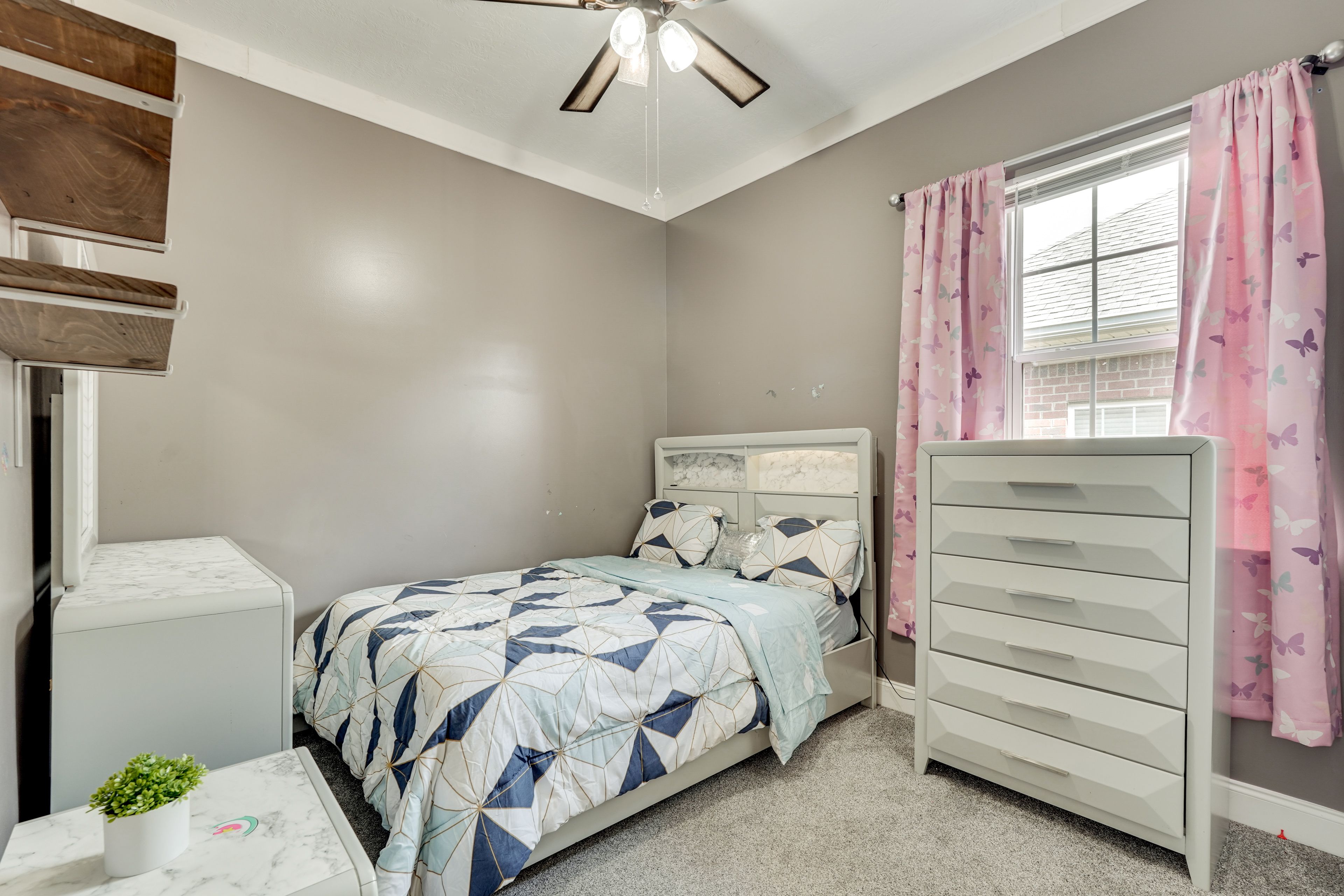 Bedroom 3 | 1st Floor | Queen Bed