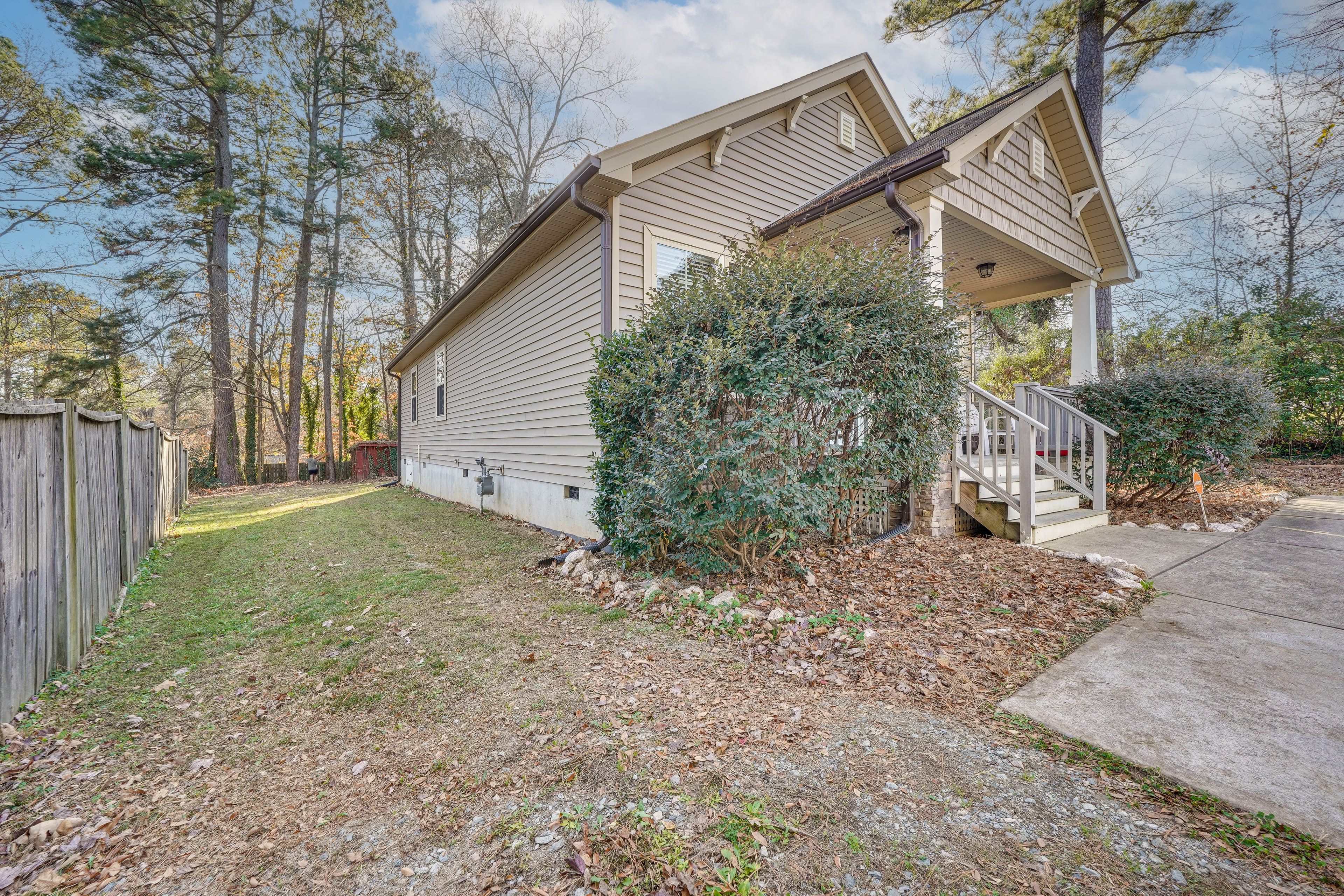 Parking | Driveway (5 Vehicles)