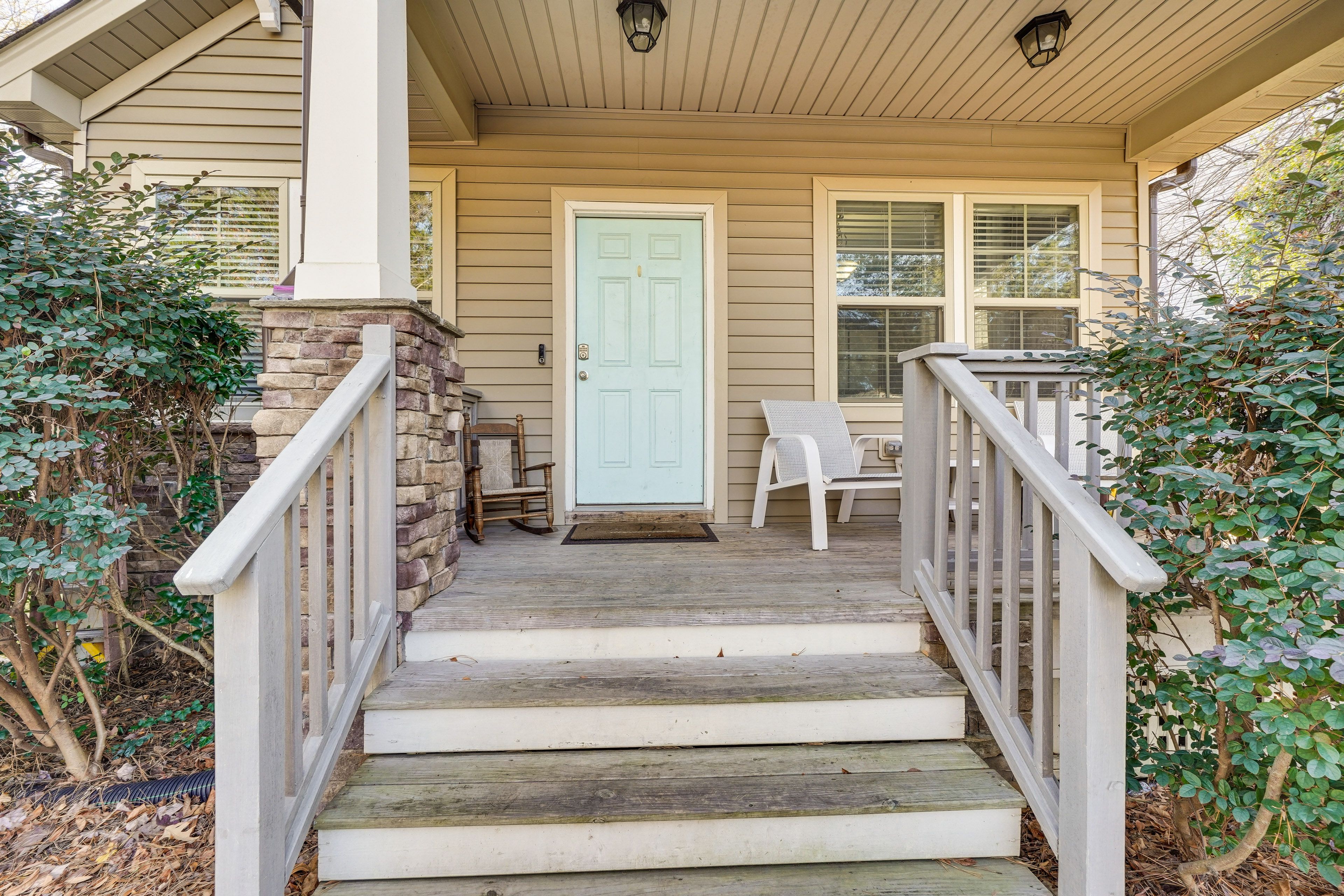 Covered Porch | Seating