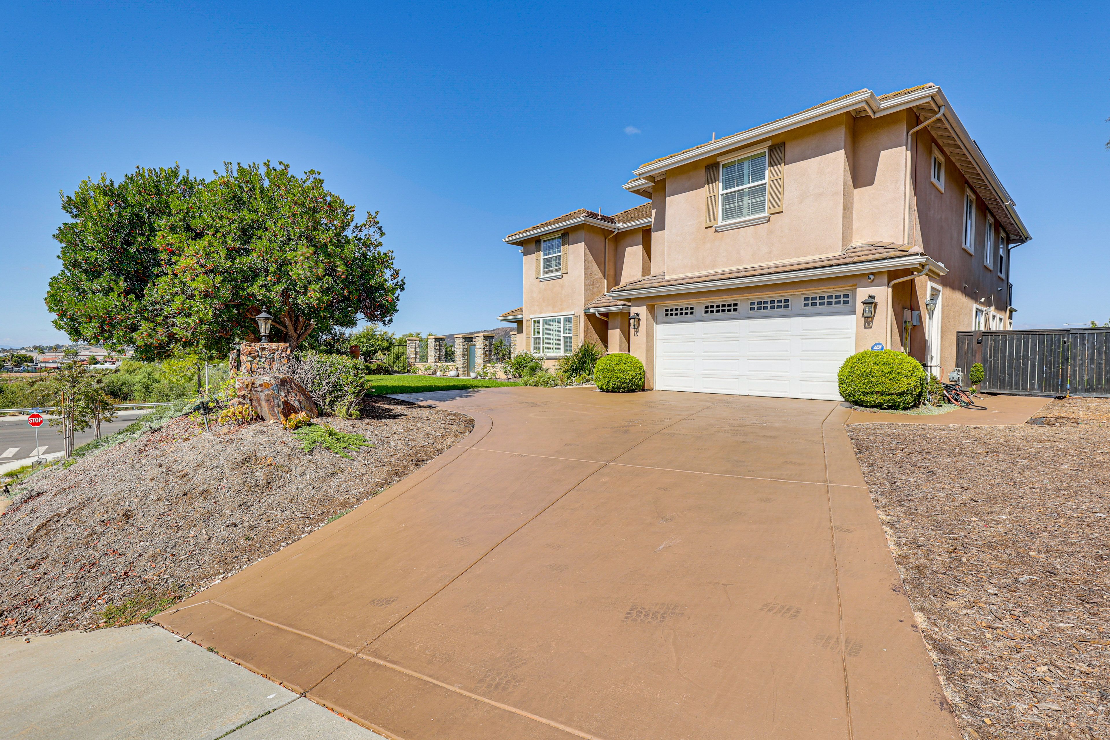 Parking | Driveway (4 Vehicles)