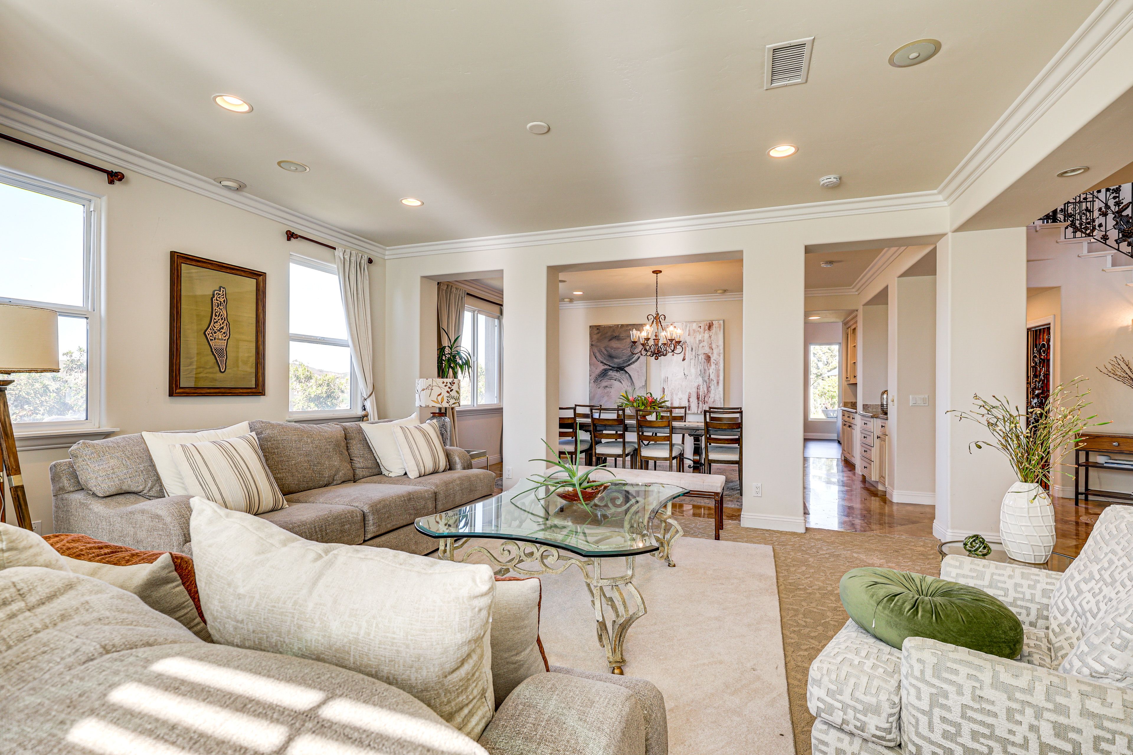 Living Room | Dining Area