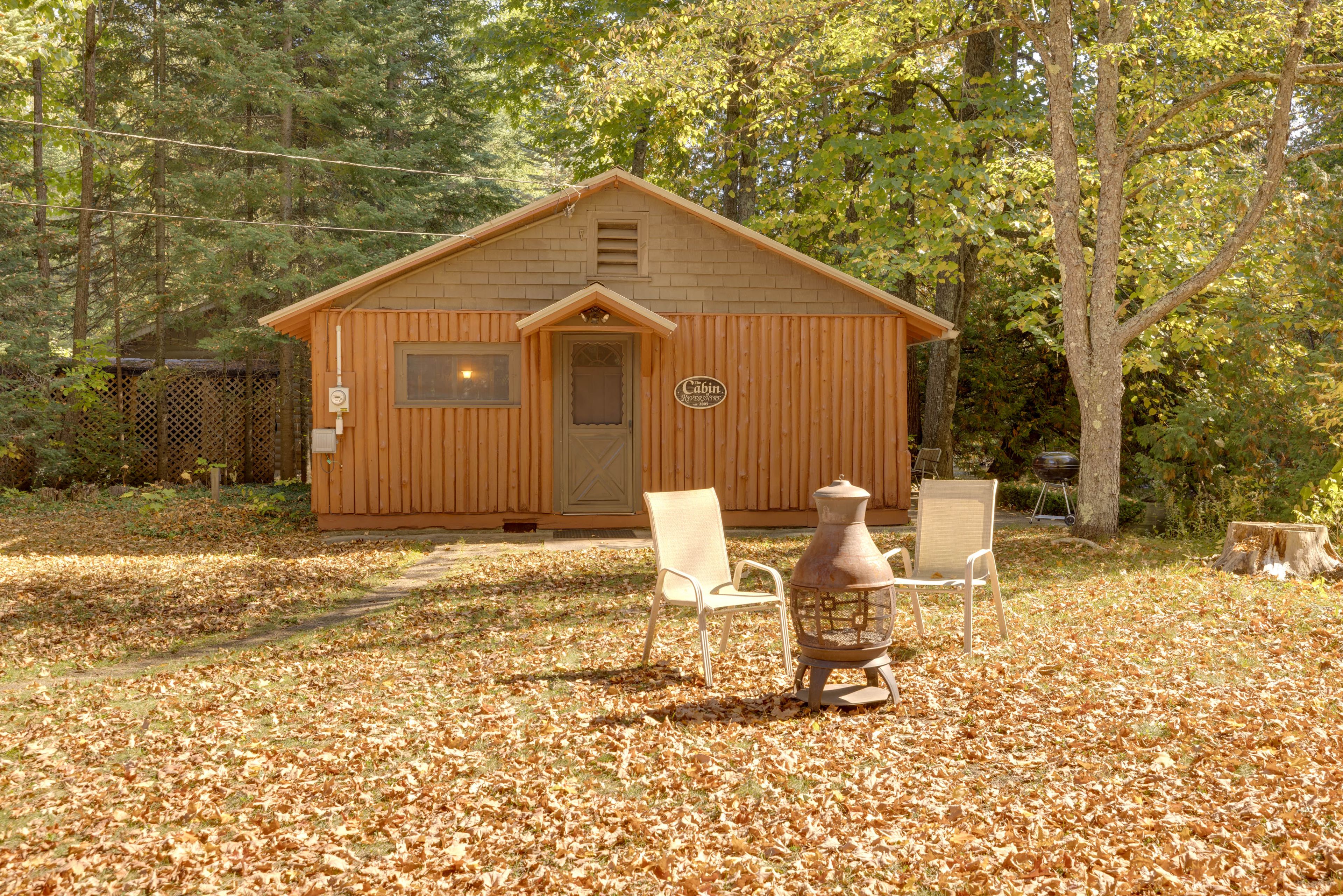 Traverse City Vacation Rental | Studio | 1BA | 1 Step to Enter | 528 Sq Ft