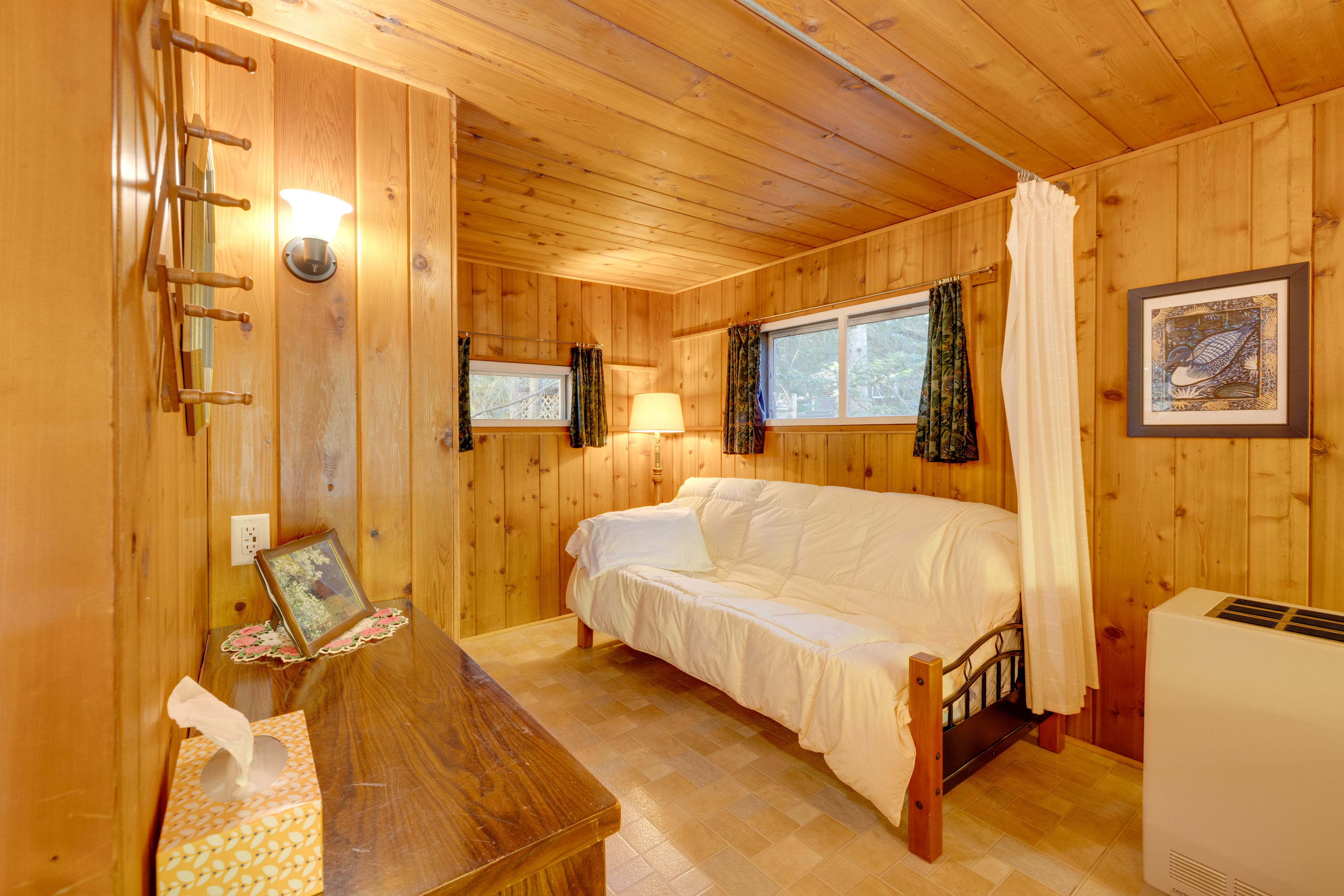 Studio | Additional Sleeping Area | Full Futon