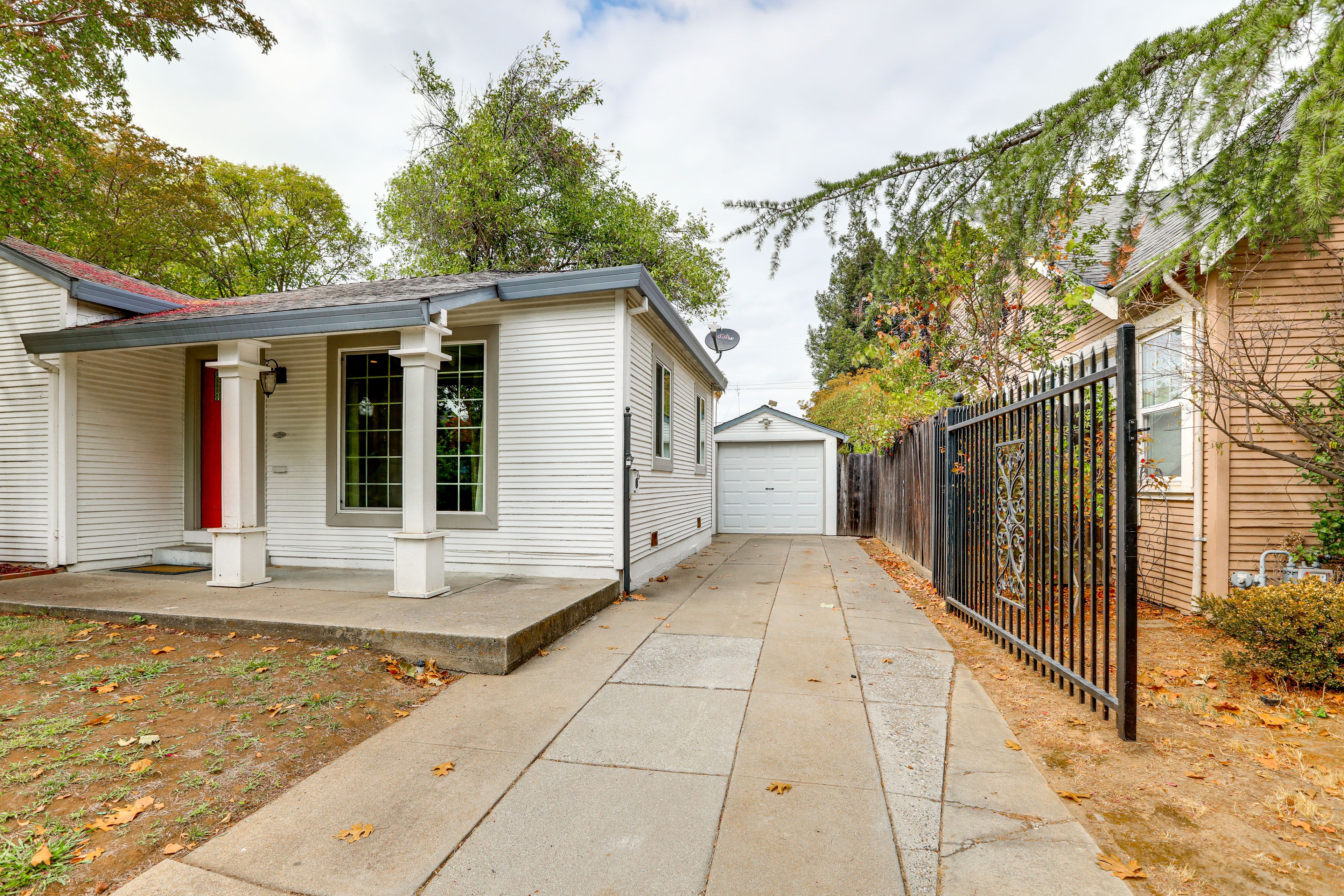 Home Exterior | Parking | Shared Driveway (1 Vehicle)