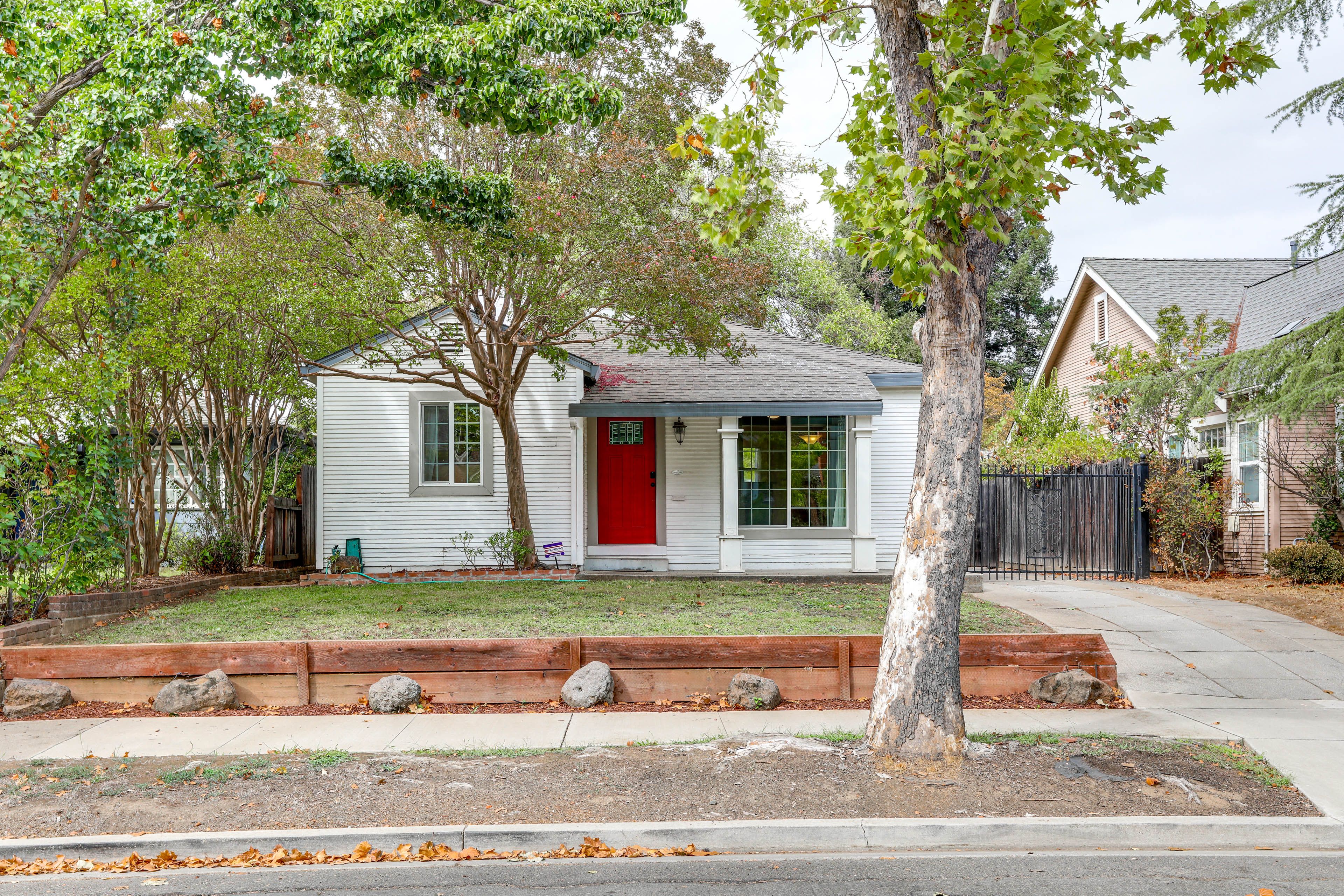 Home Exterior | Entry