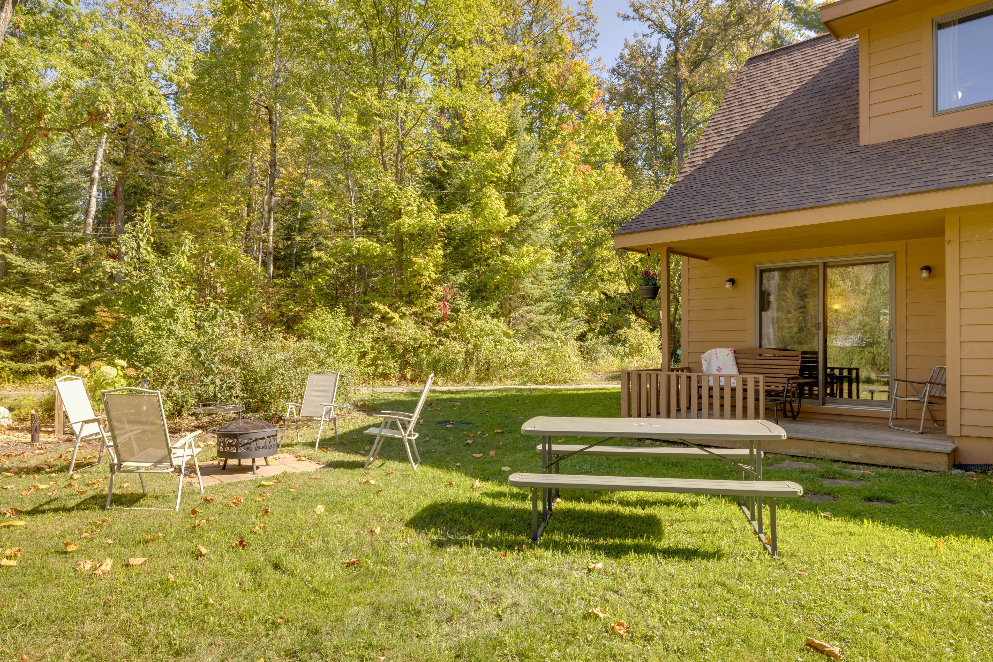 Outdoor Space | Picnic Table