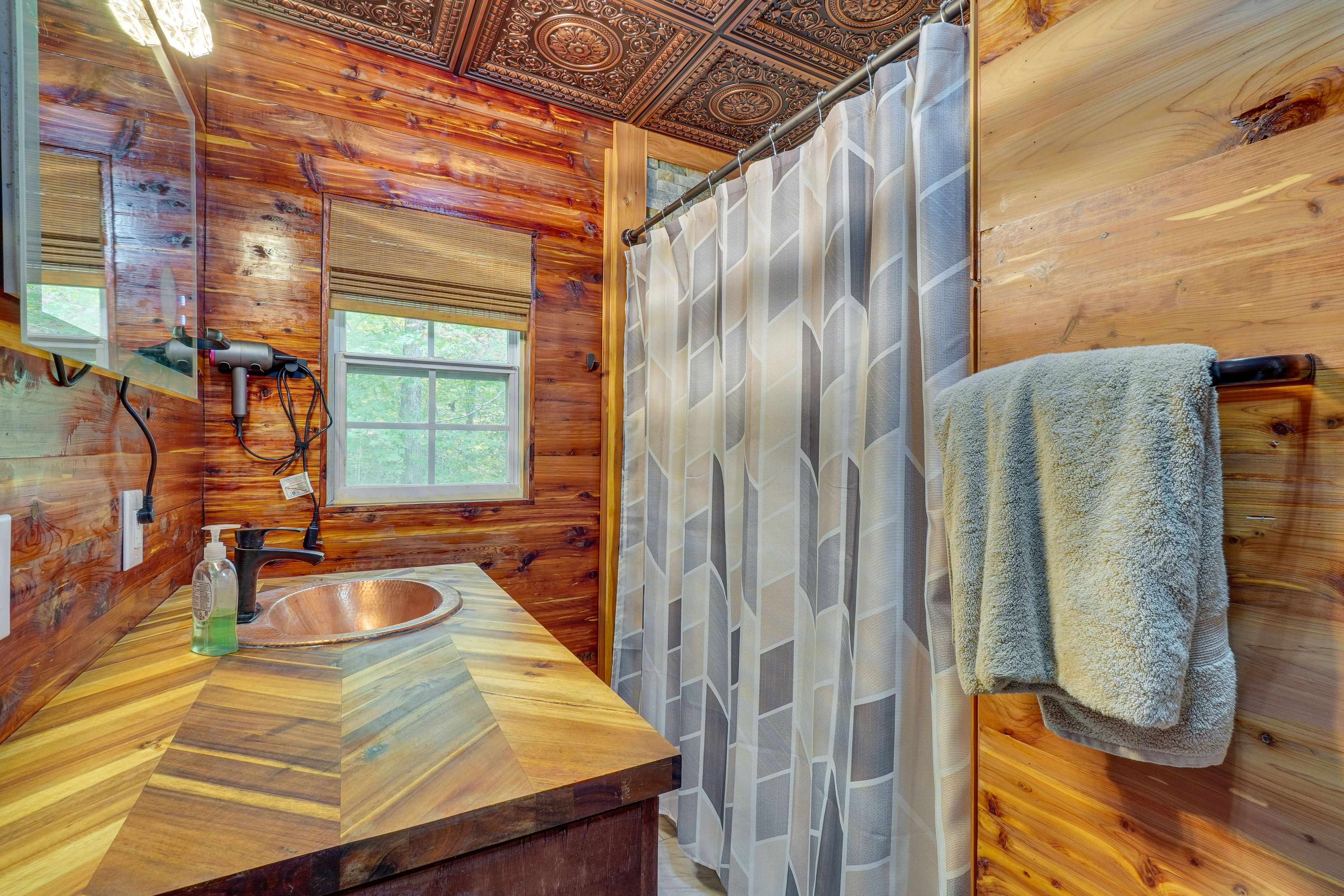 Bathroom | Towels Provided | 1st Floor