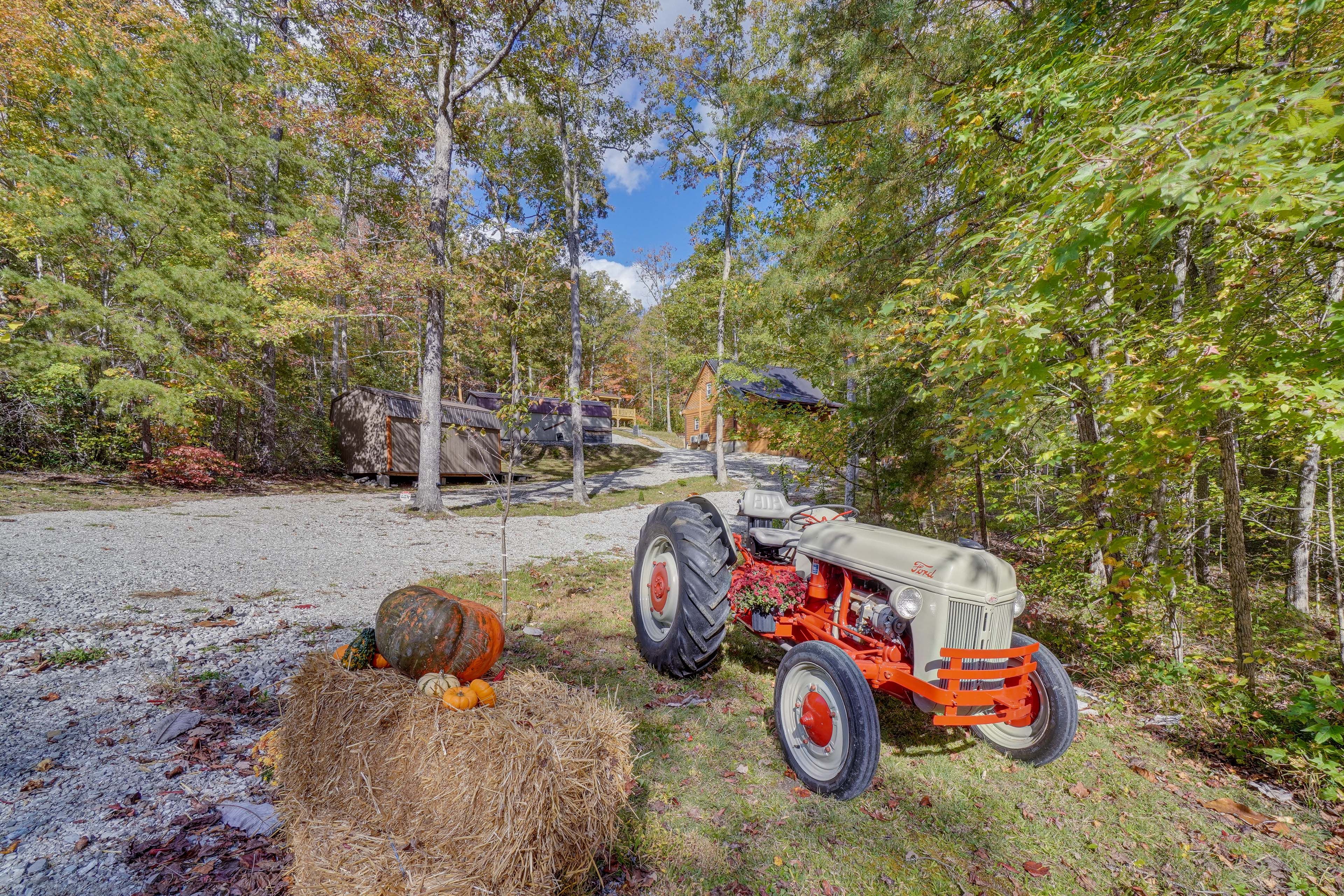 Parking | Driveway (6 Vehicles) | RV/Trailer Parking