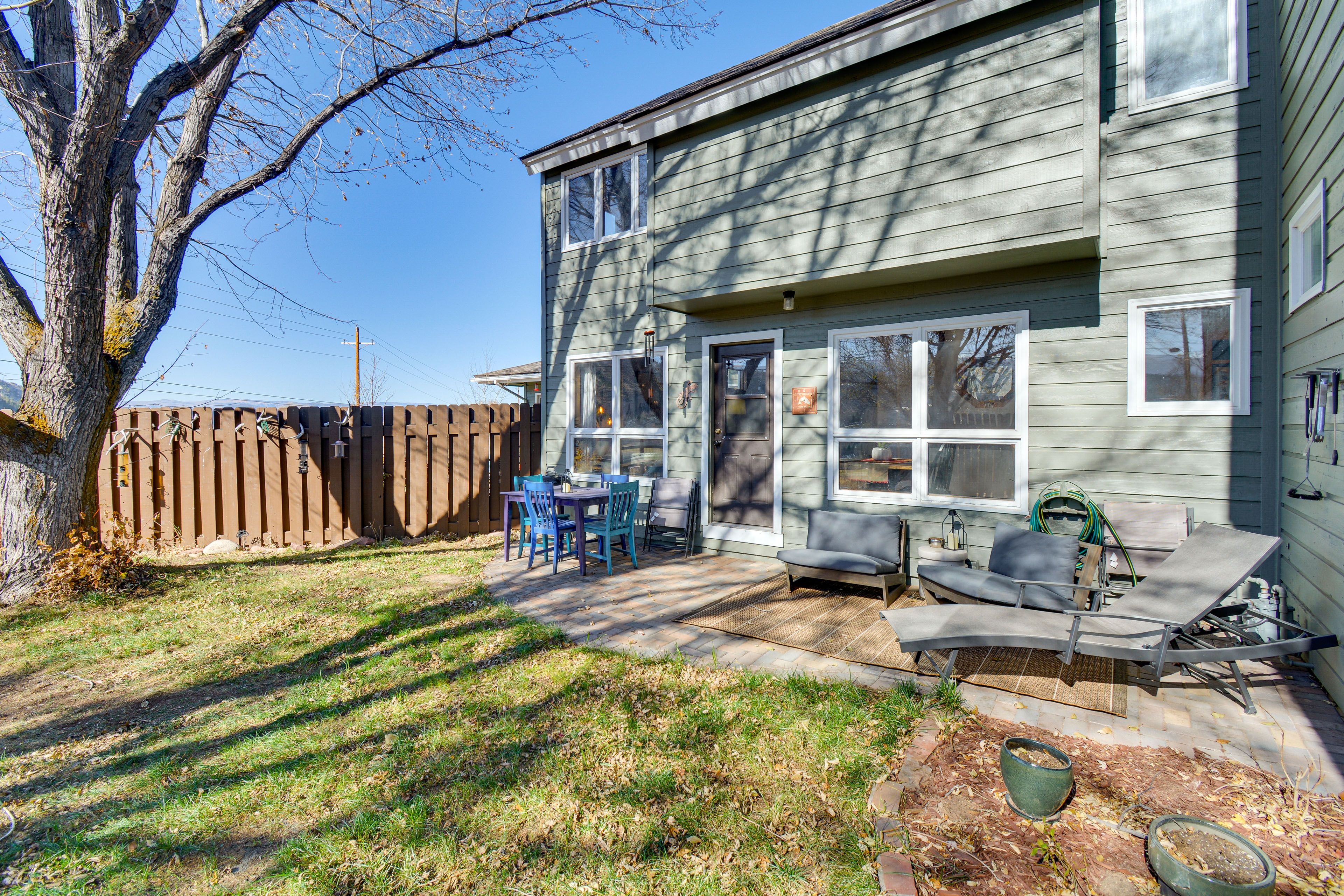 Backyard | Charcoal Grill | Dining Table