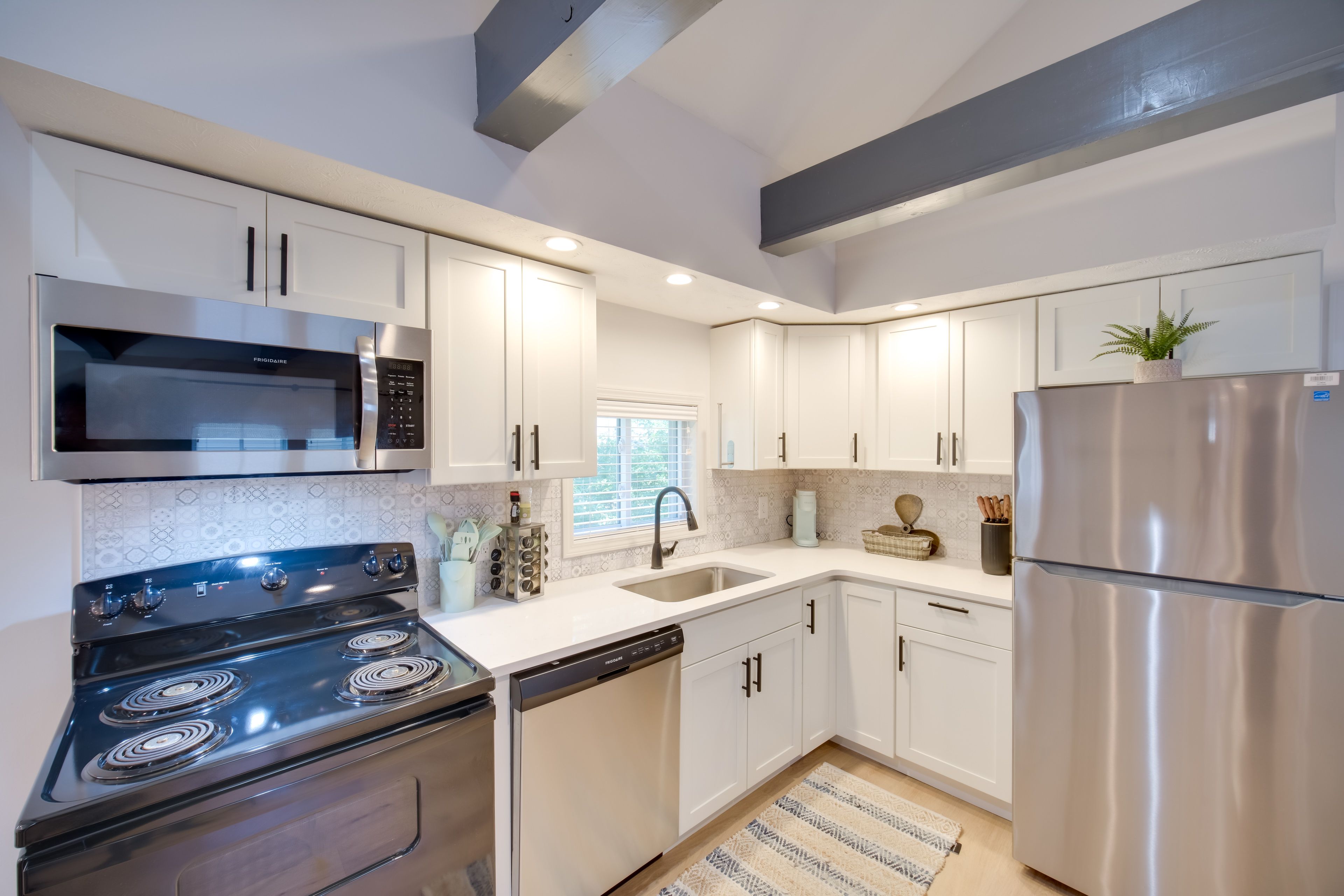 Kitchen | Single-Story House | In-Unit Laundry