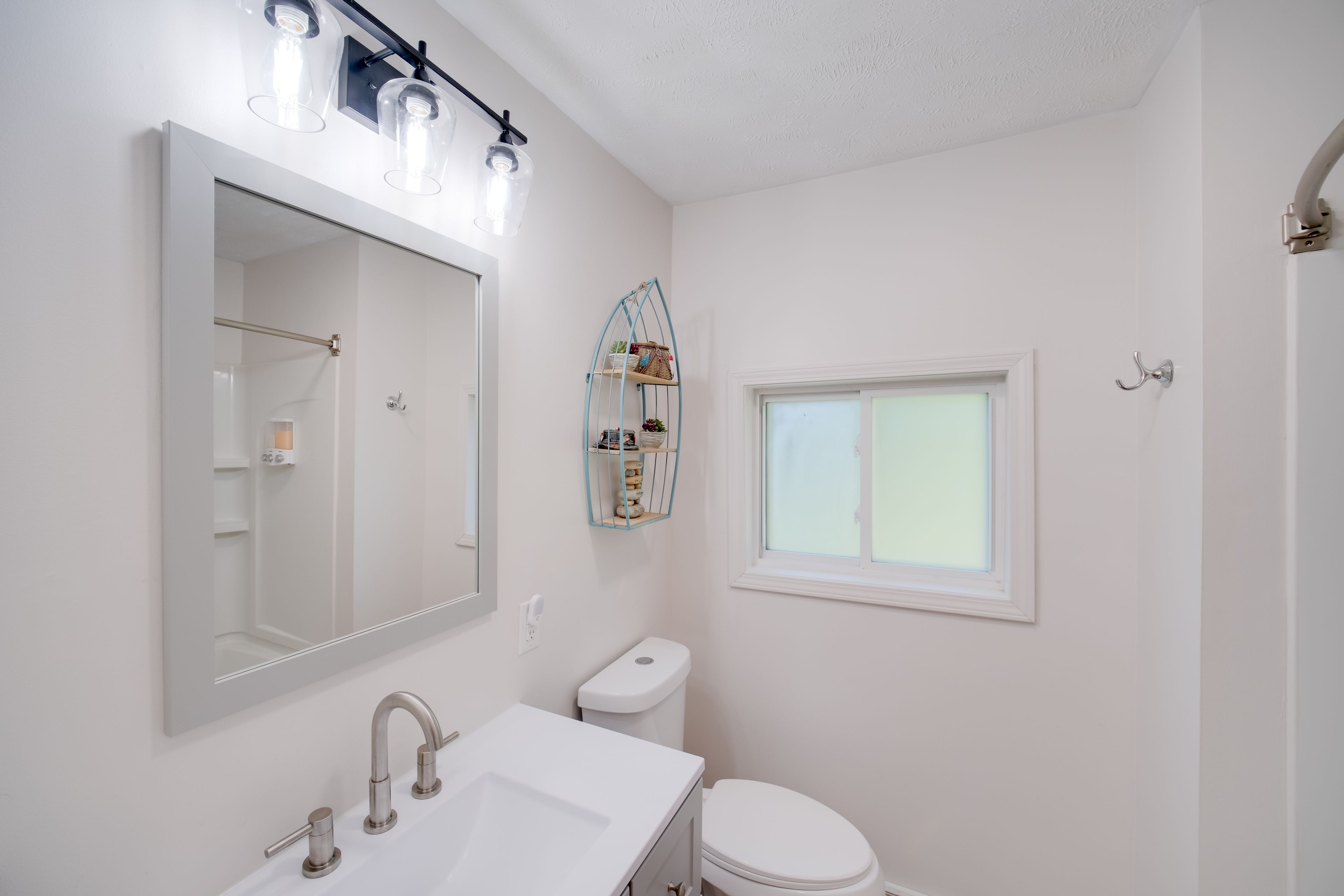 Bathroom | Towels Provided | Complimentary Toiletries | Hair Dryer