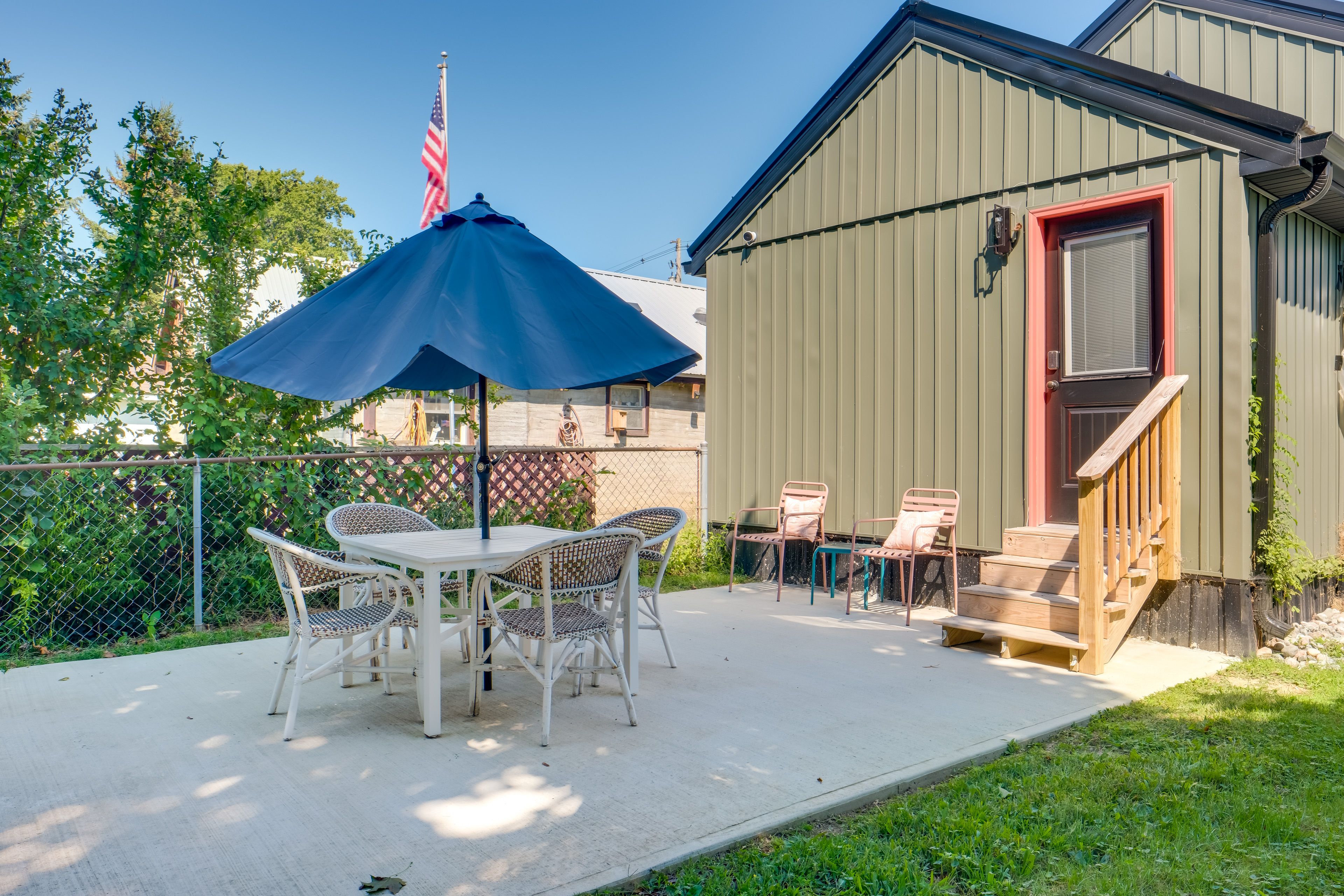 Erie Vacation Rental | 2BR | 1BA | 1 Step Required | 560 Sq Ft