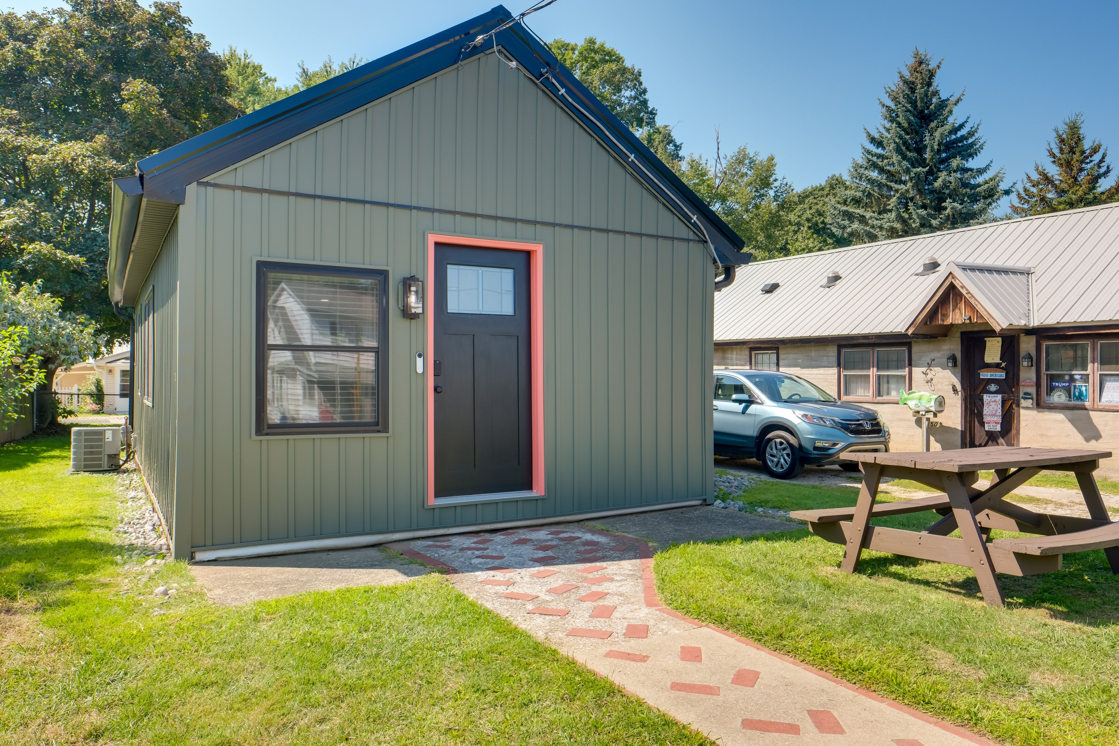 Home Exterior | Parking | Driveway (3 Vehicles)