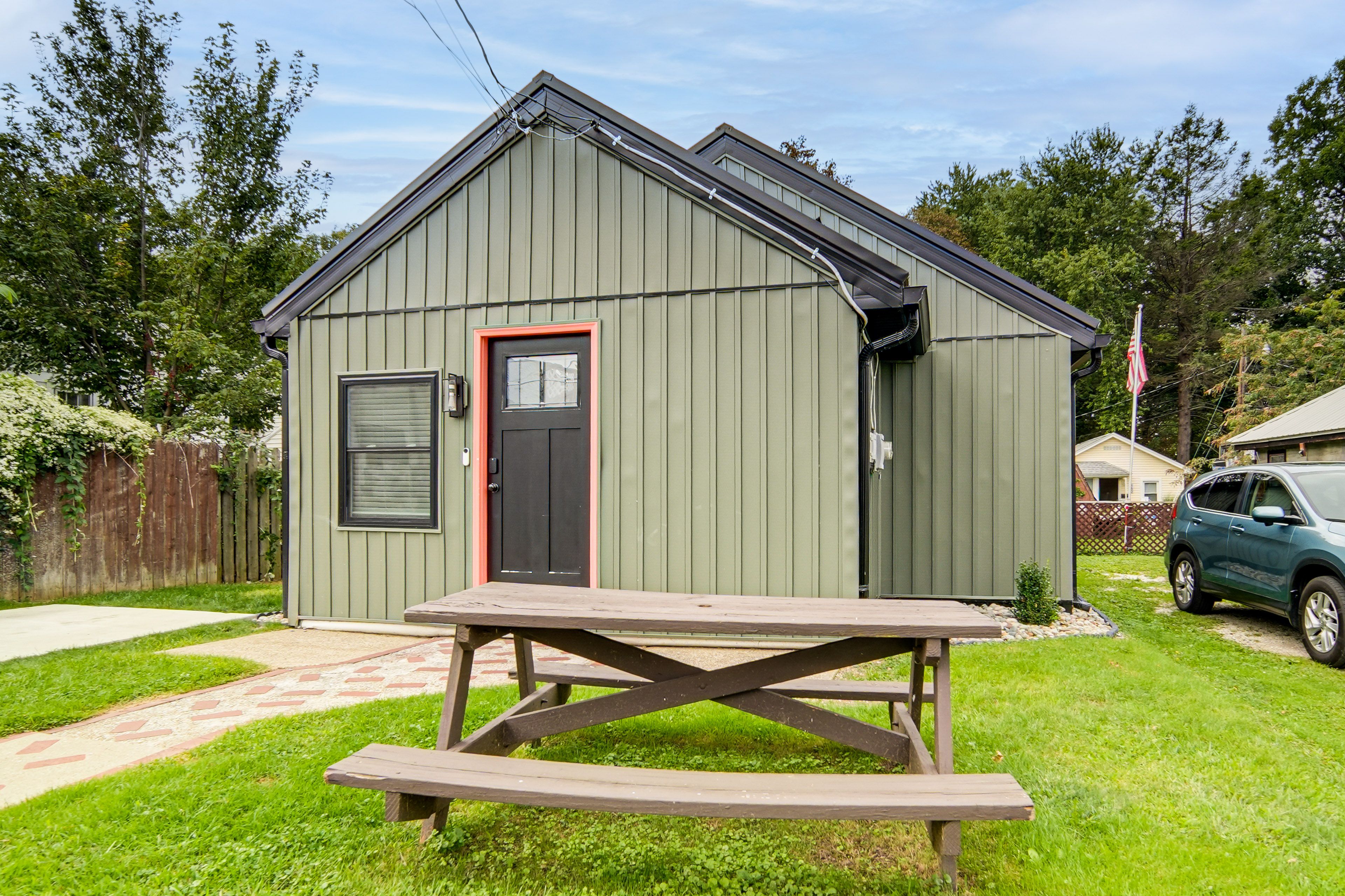Home Exterior | Parking | Driveway (3 Vehicles)