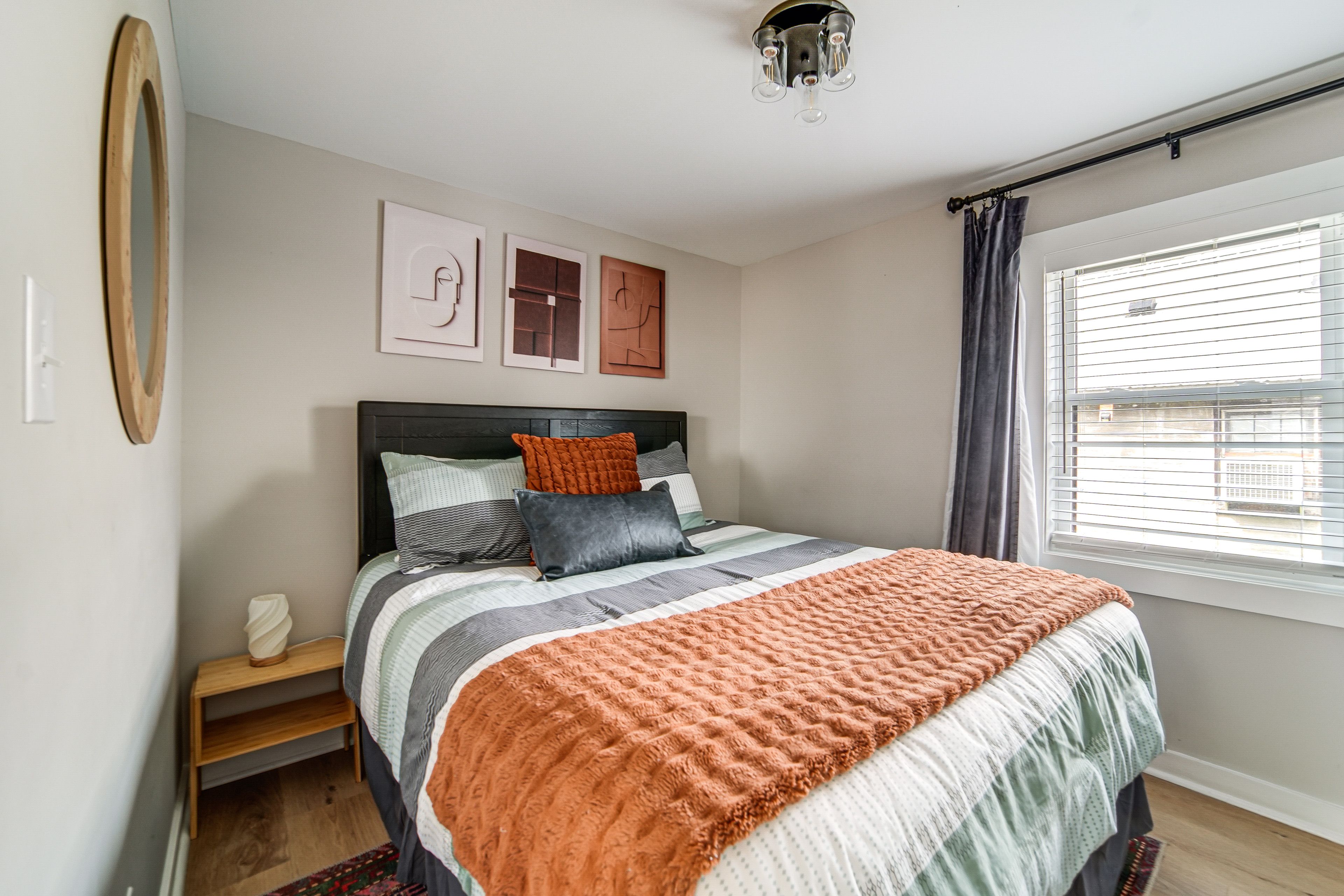 Bedroom 2 | Queen Bed