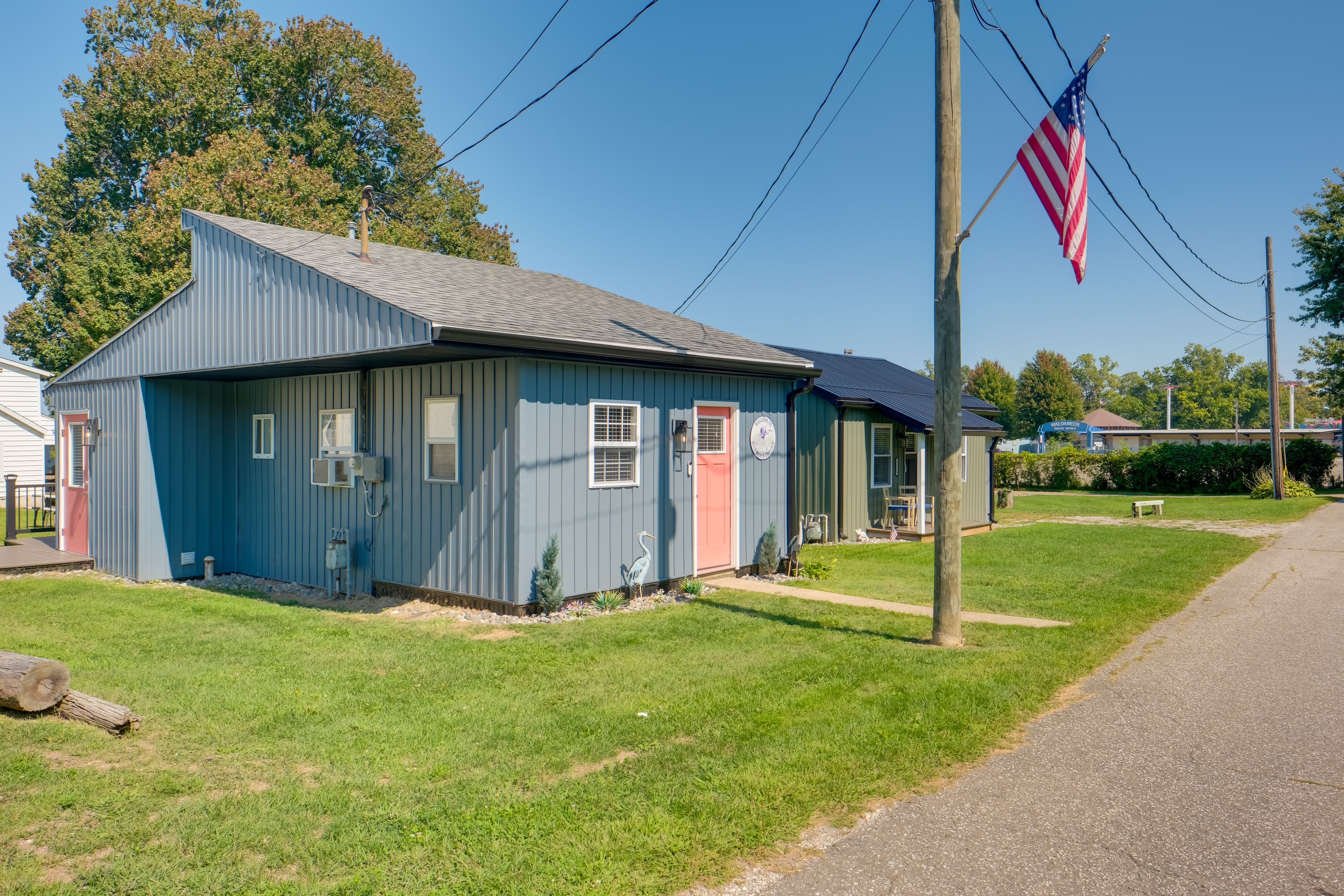 Home Exterior | Parking | Driveway (2 Vehicles)