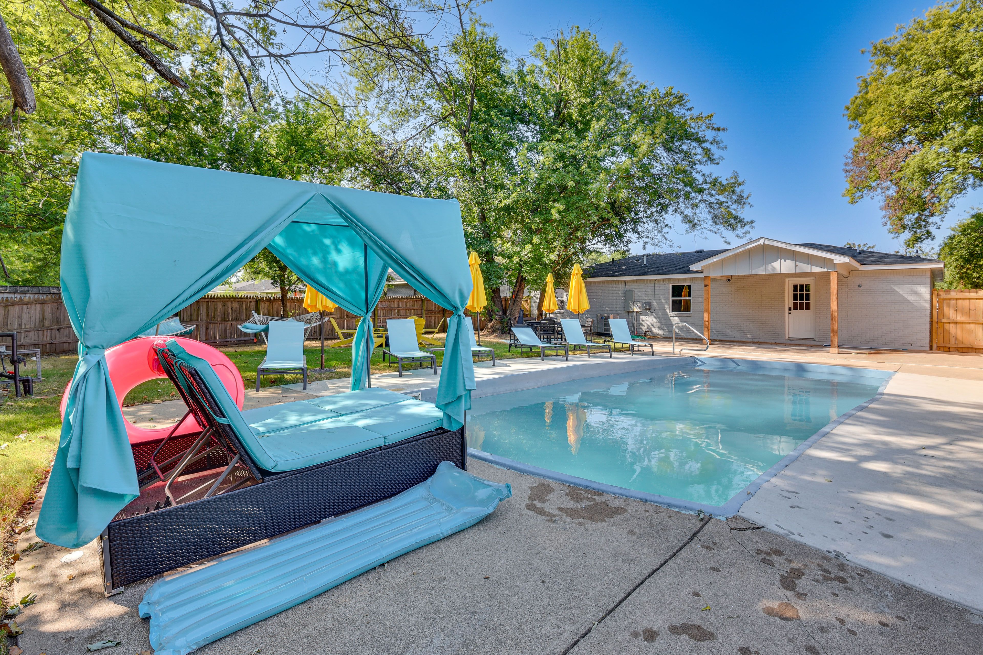 Seasonal Pool w/ Cabana (Open May-September)