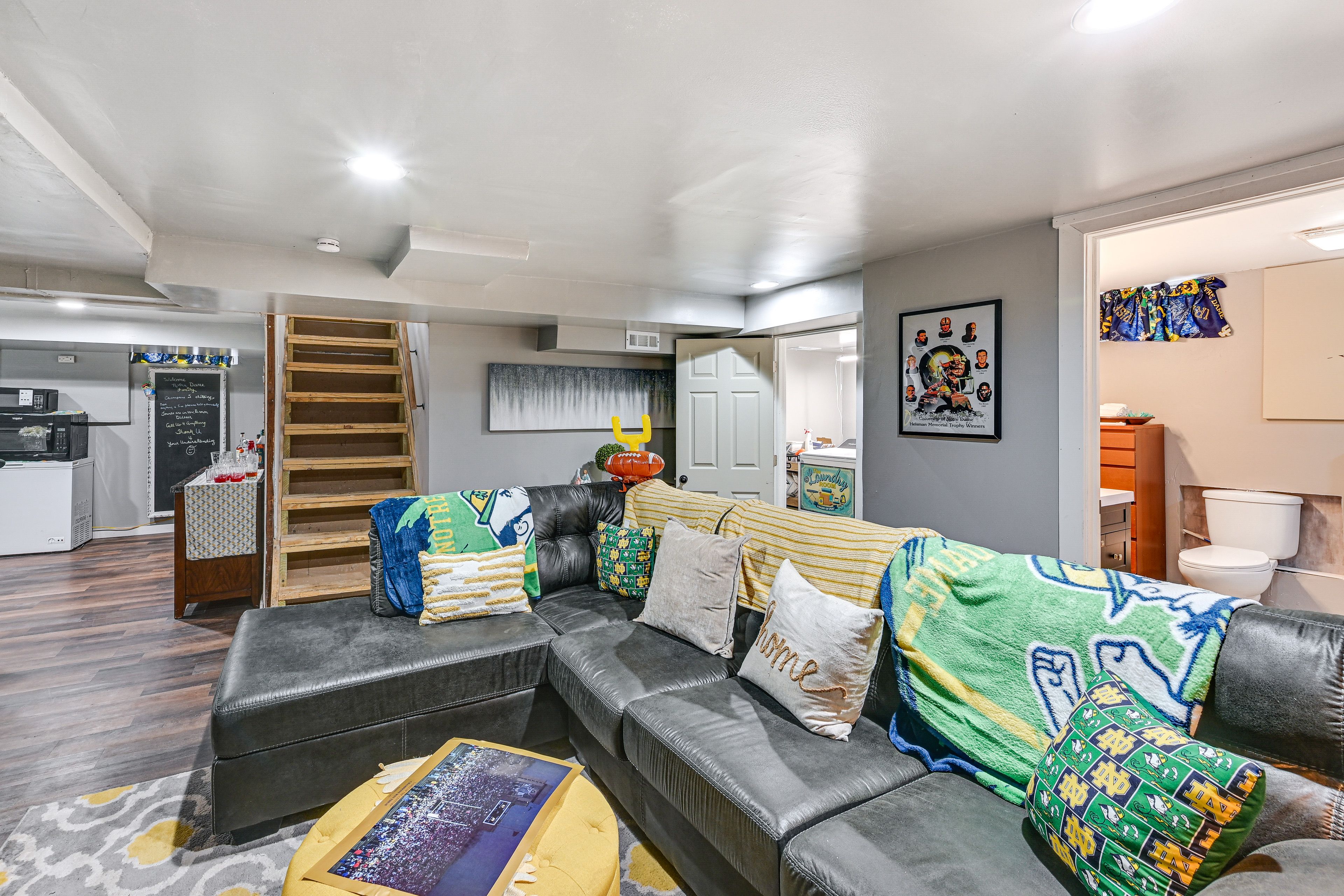 Living Room | Free WiFi | Smart TV